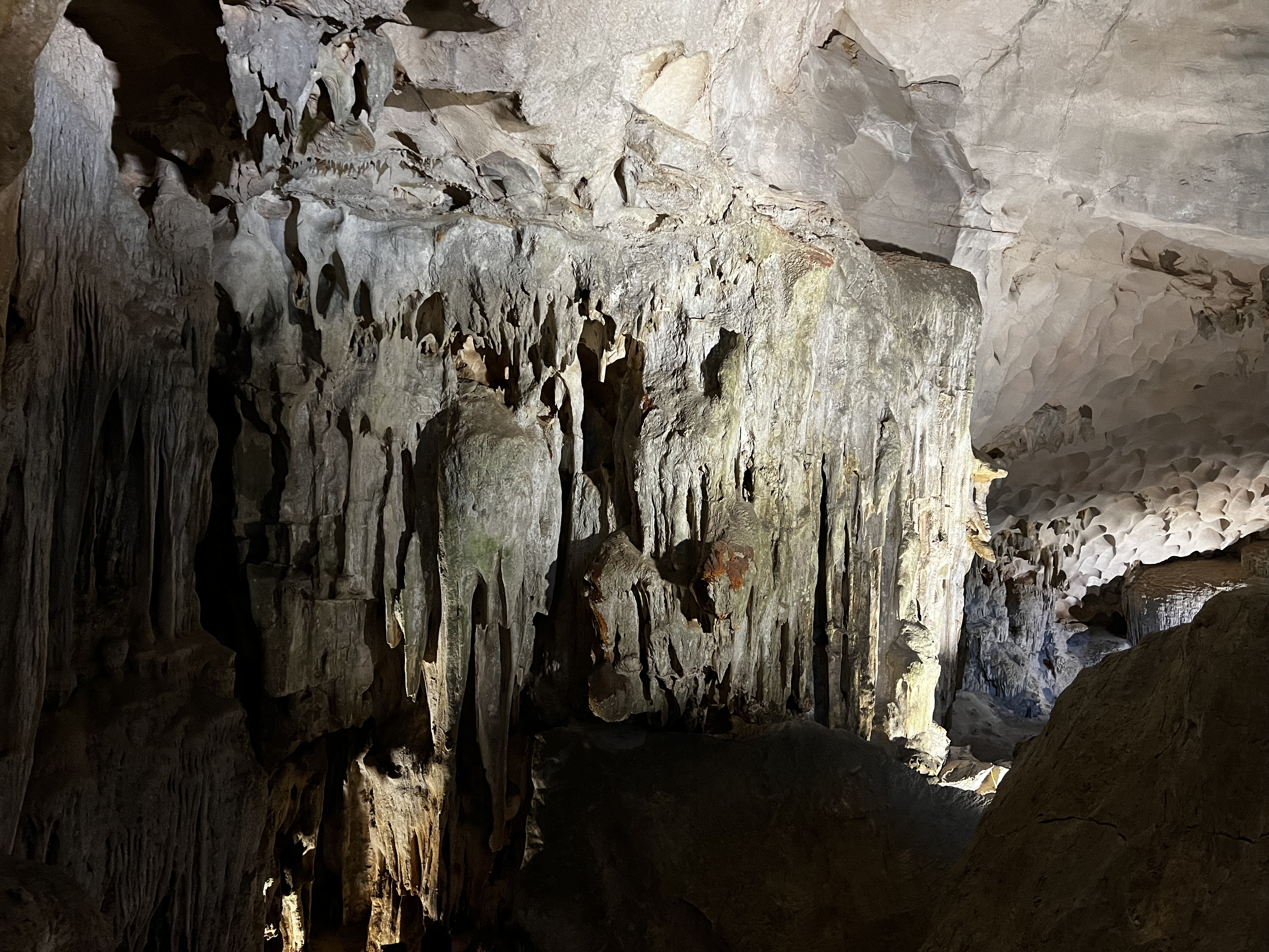 Picture Vietnam Ha Long Bay Sung Sot Cave 2024-01 70 - Discovery Sung Sot Cave