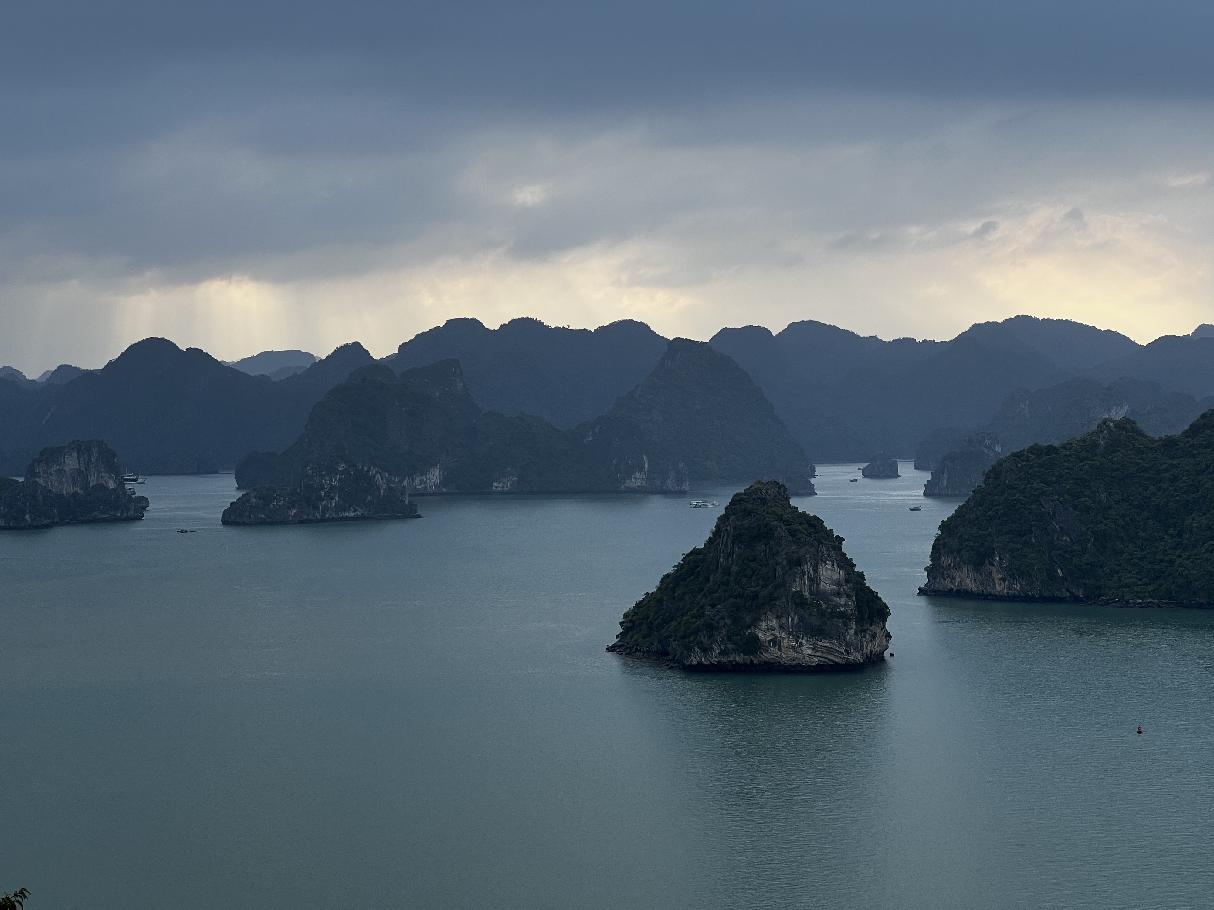 Picture Vietnam Ha Long Bay 2024-01 90 - Around Ha Long Bay