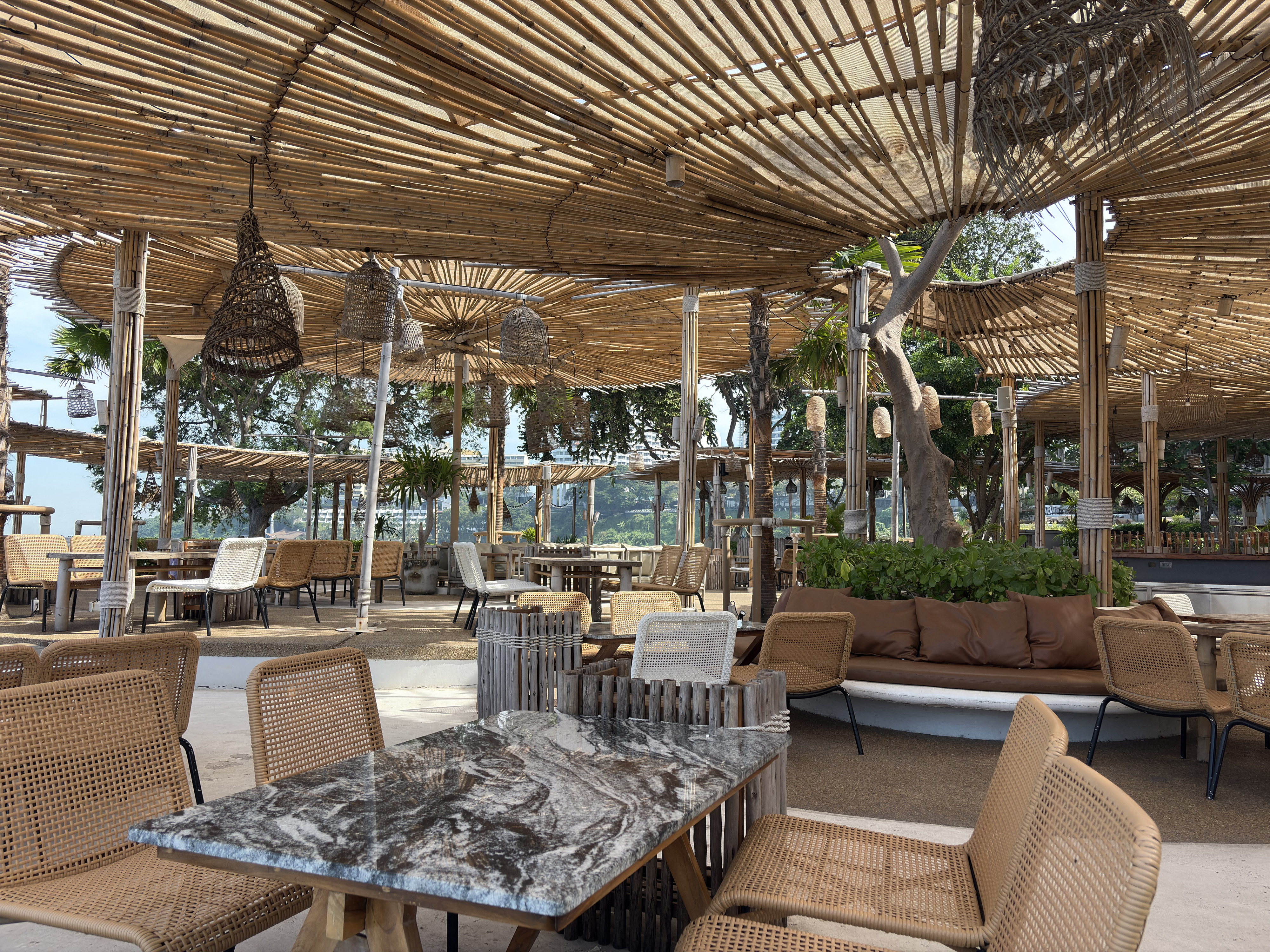 Picture Thailand Pattaya Oxygen Restaurant 2024-12 25 - Recreation Oxygen Restaurant