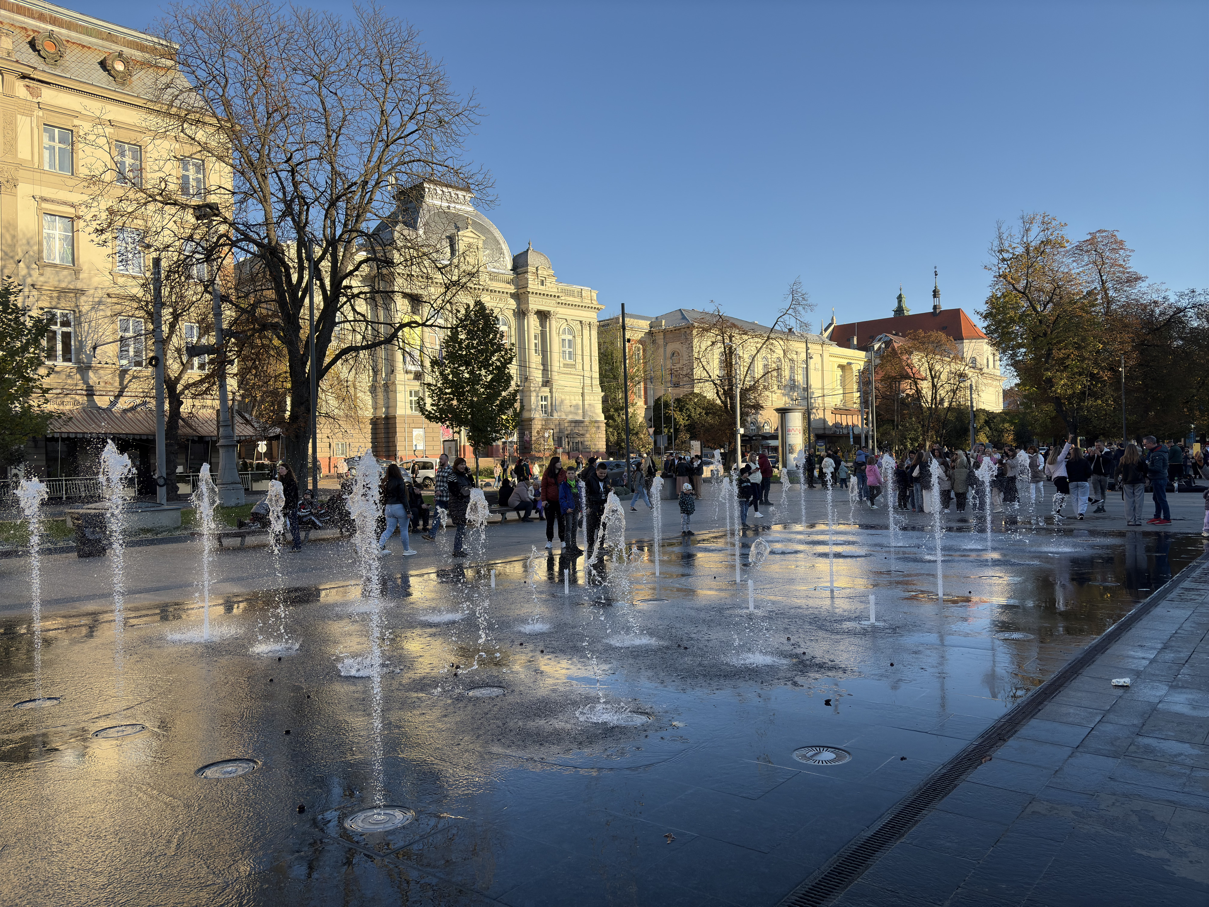 Picture Ukraine Lviv 2024-10 392 - Recreation Lviv