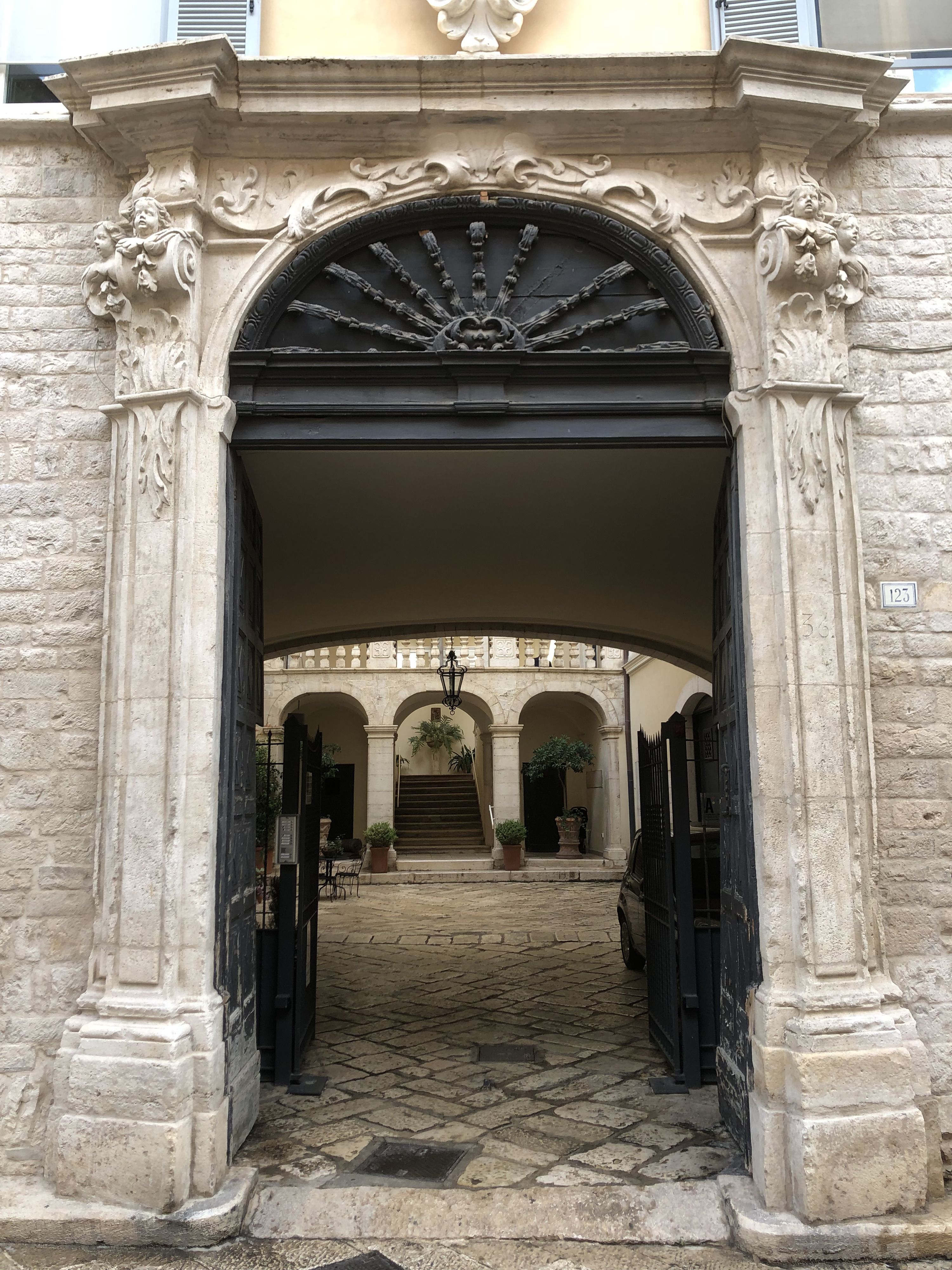 Picture Italy Trani 2024-09 139 - Recreation Trani