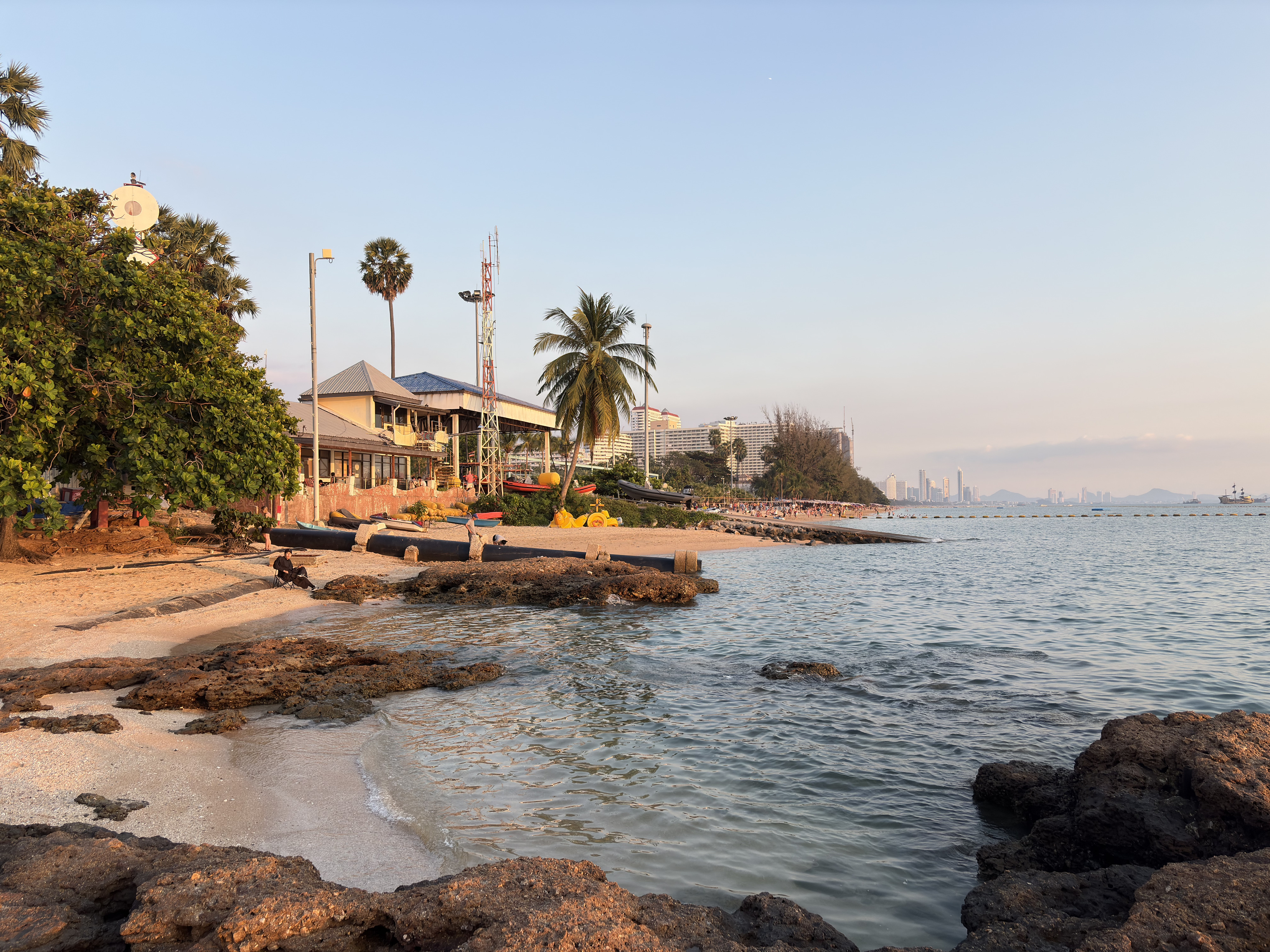 Picture Thailand Pattaya Dongtan beach 2025-12 40 - Around Dongtan beach