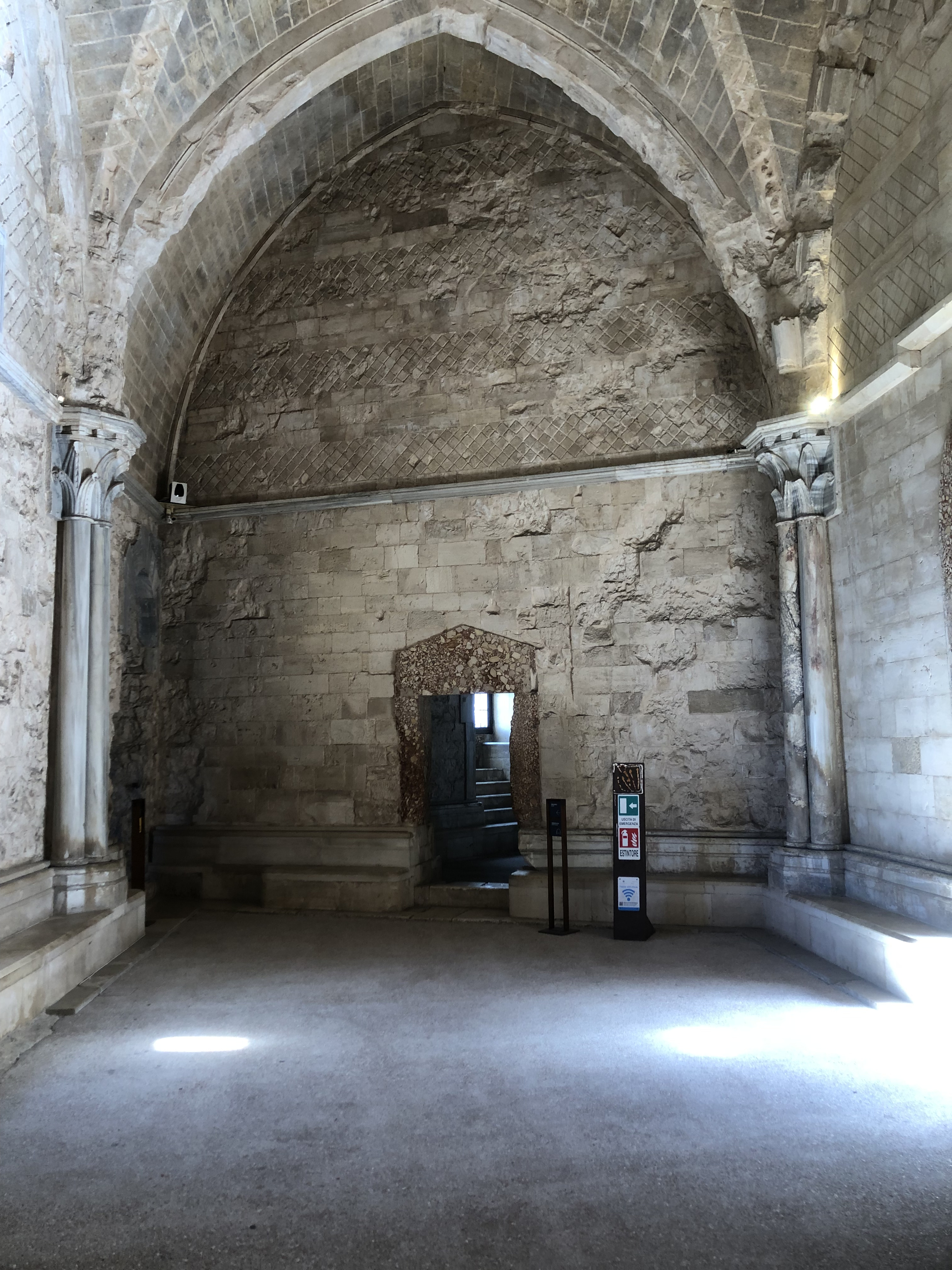 Picture Italy Castel del monte 2024-09 22 - Recreation Castel del monte