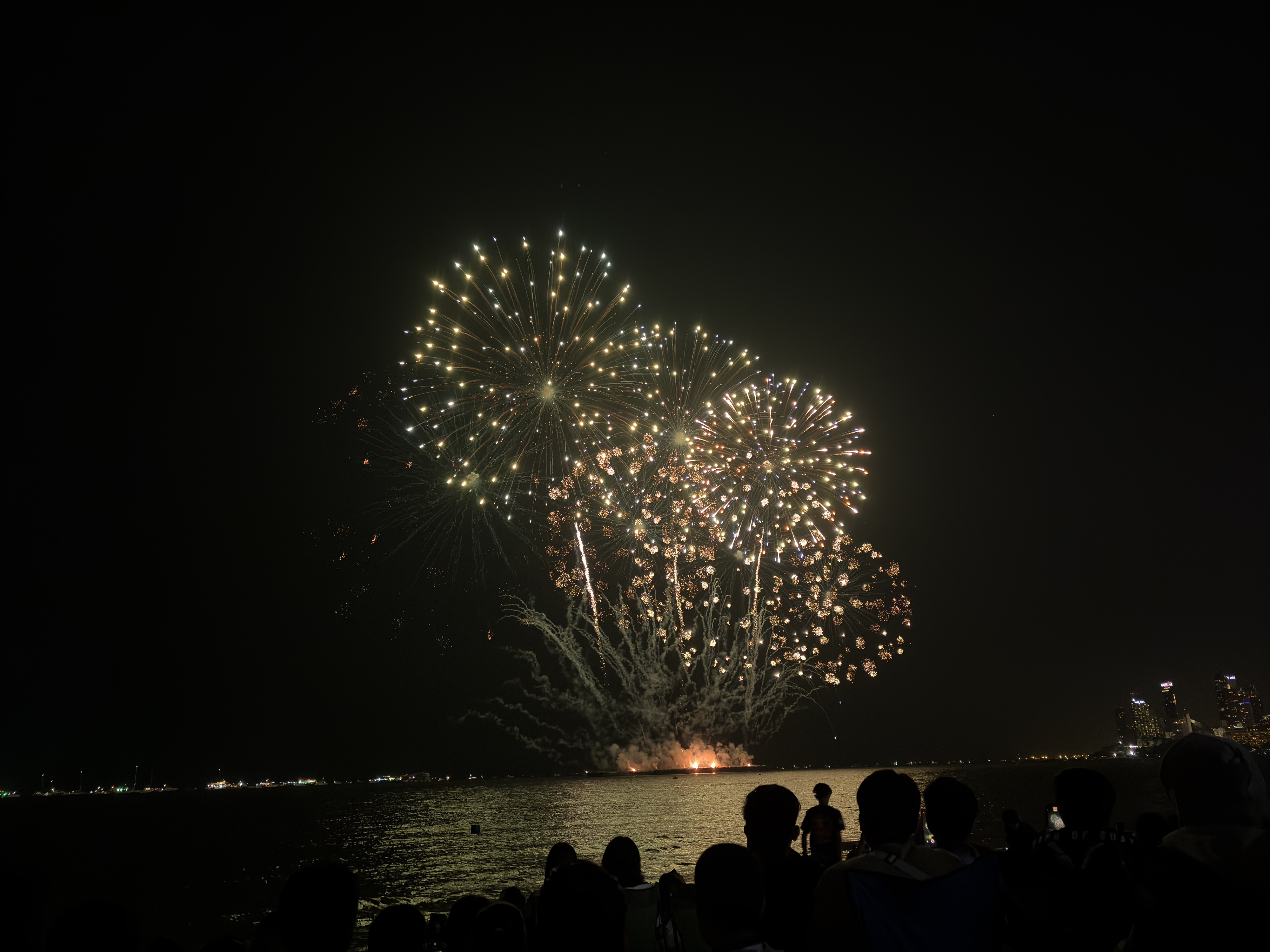 Picture Thailand Pattaya Fireworks 2024-12 27 - Tours Fireworks