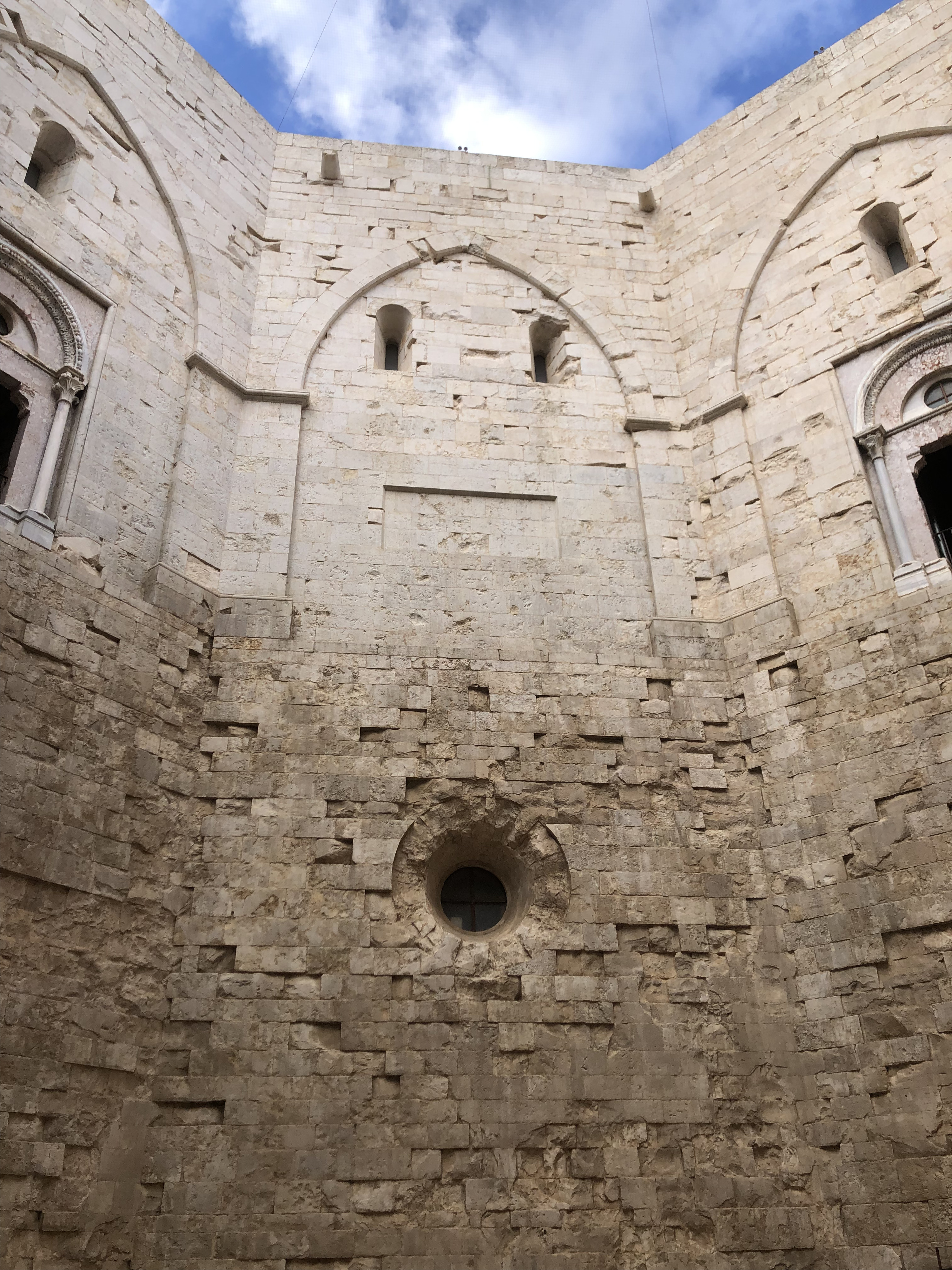 Picture Italy Castel del monte 2024-09 9 - Recreation Castel del monte