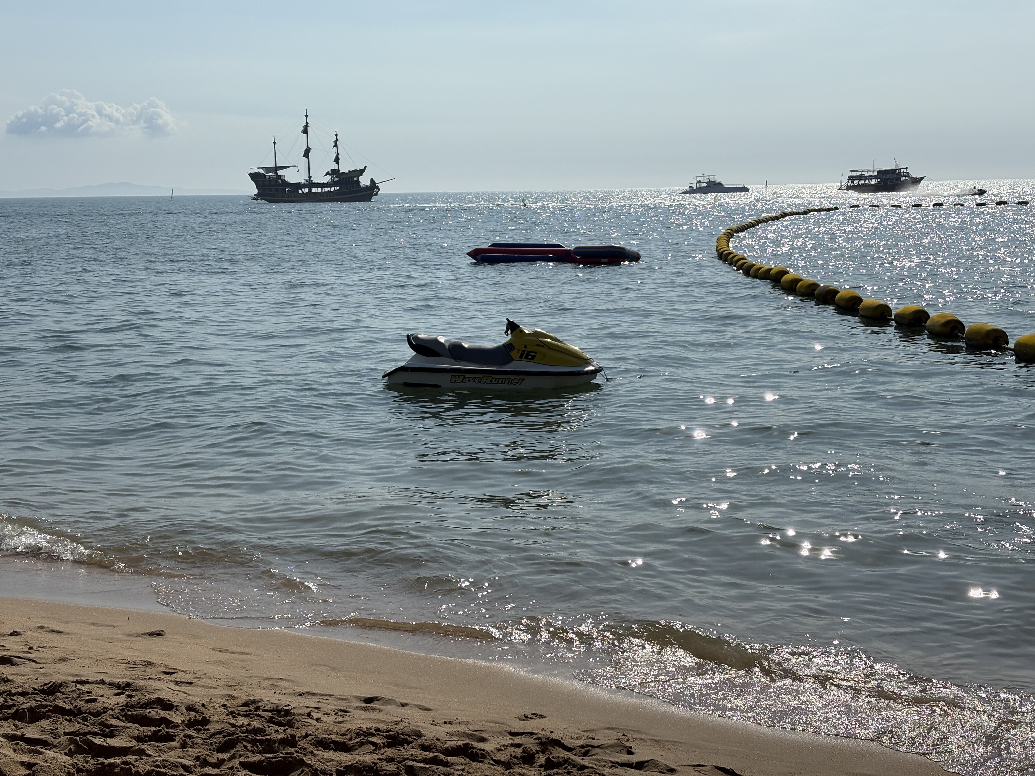 Picture Thailand Pattaya Dongtan beach 2025-12 23 - Discovery Dongtan beach