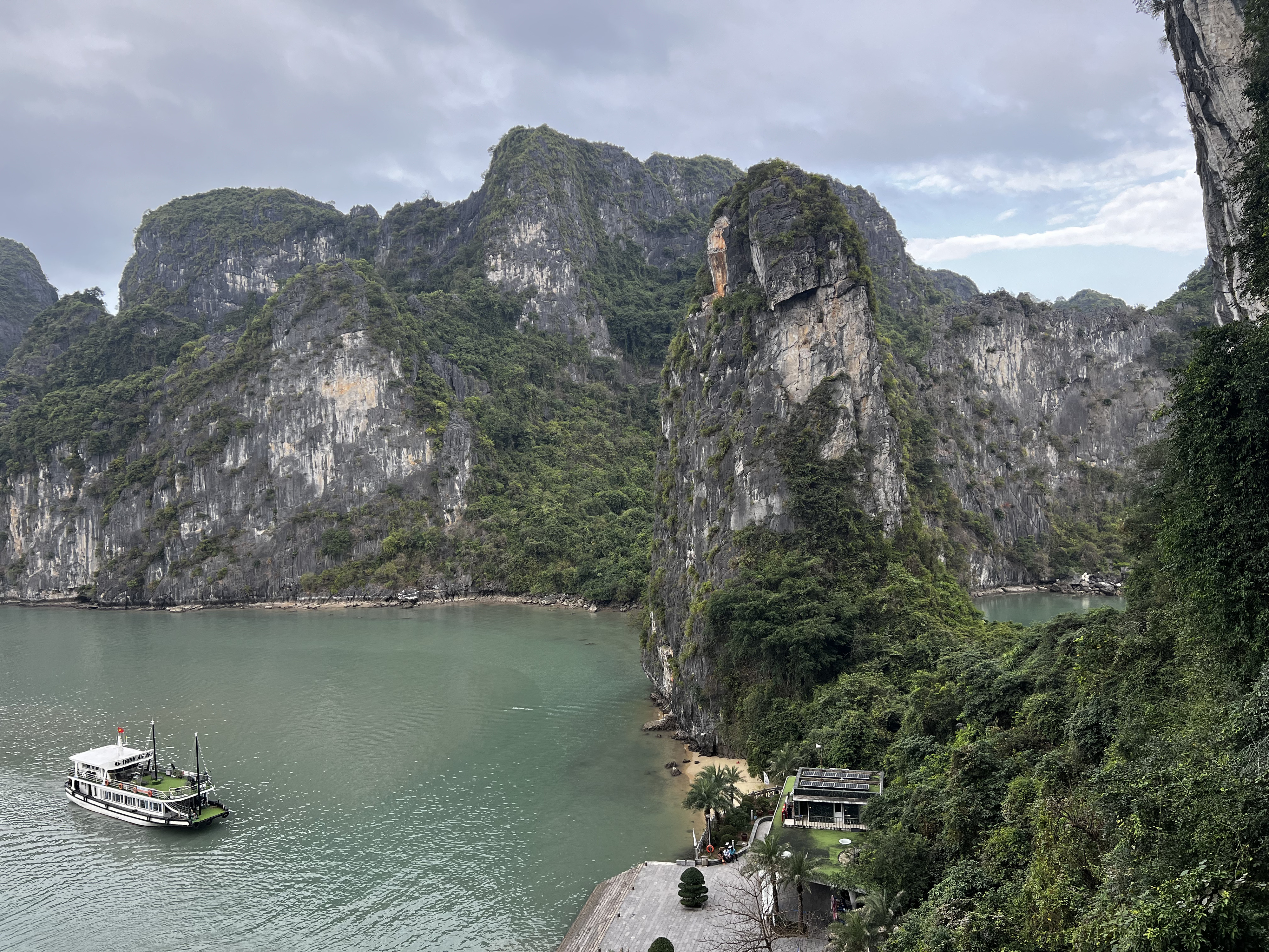 Picture Vietnam Ha Long Bay Sung Sot Cave 2024-01 13 - Tour Sung Sot Cave