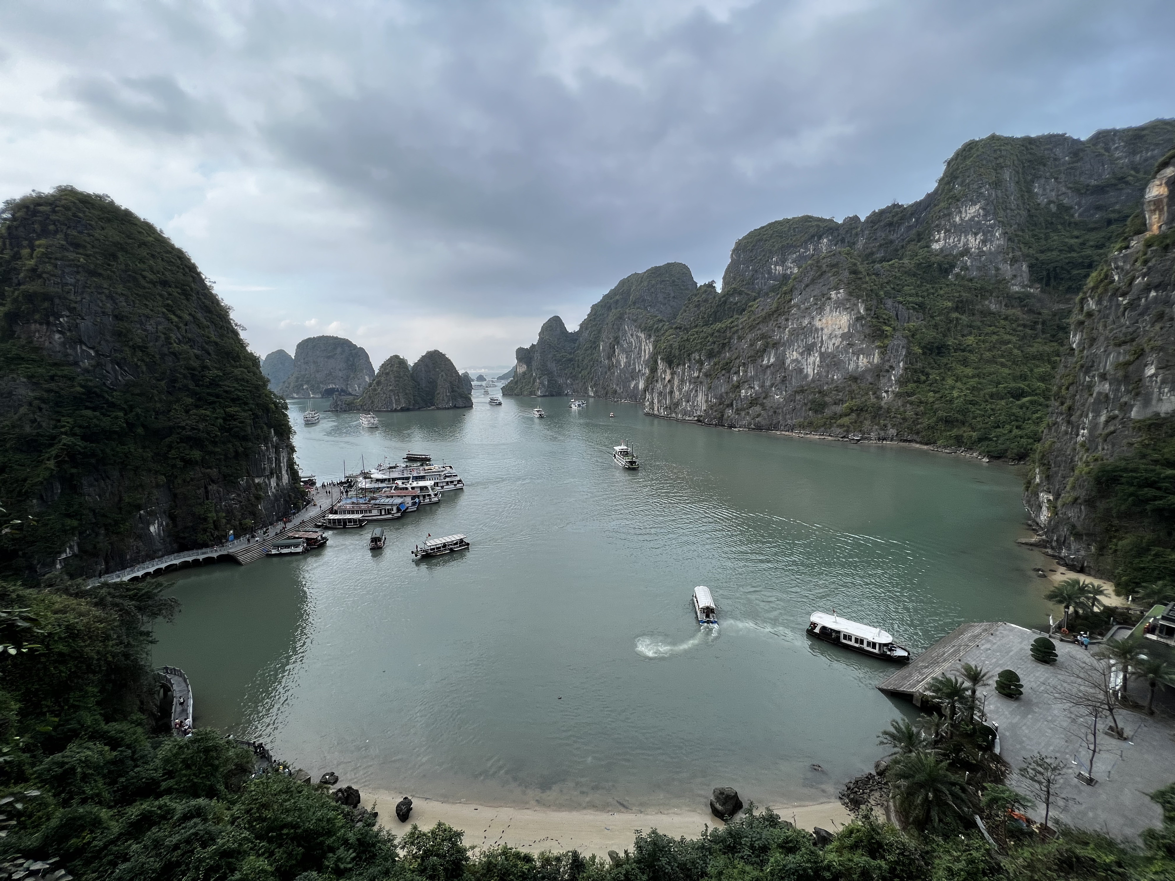 Picture Vietnam Ha Long Bay Sung Sot Cave 2024-01 54 - Discovery Sung Sot Cave