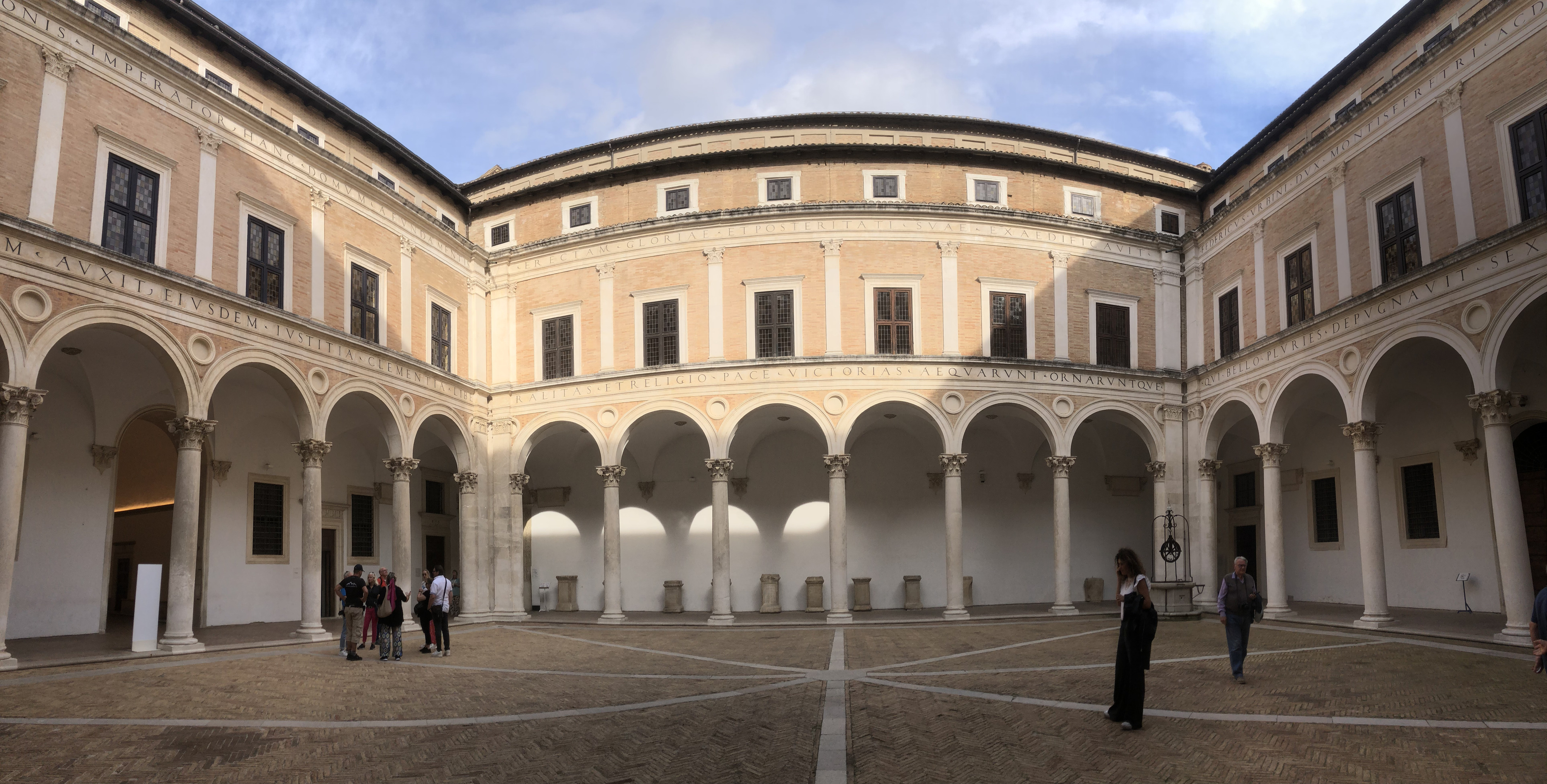 Picture Italy Urbino 2024-09 199 - Center Urbino