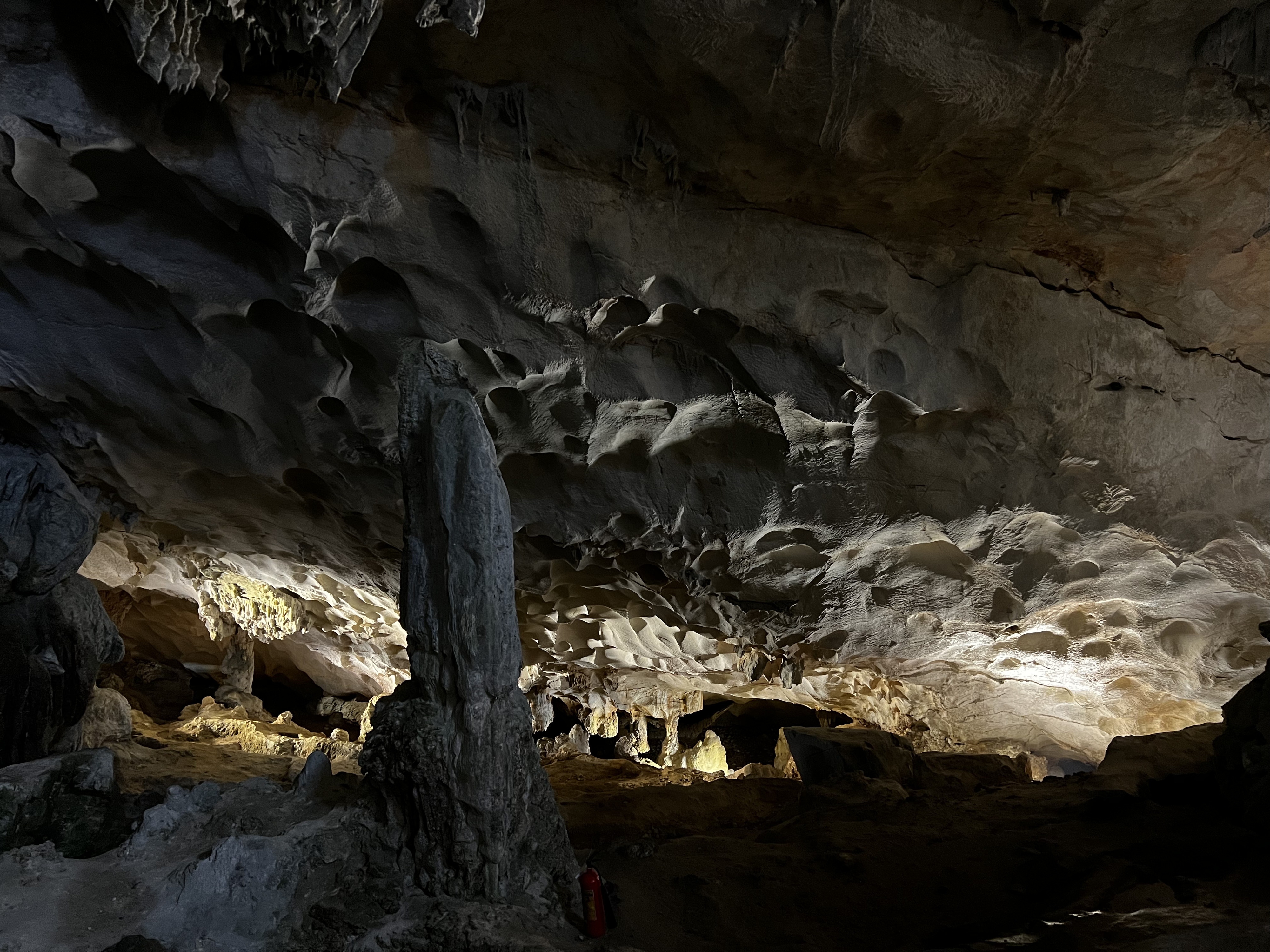 Picture Vietnam Ha Long Bay Sung Sot Cave 2024-01 22 - Tours Sung Sot Cave