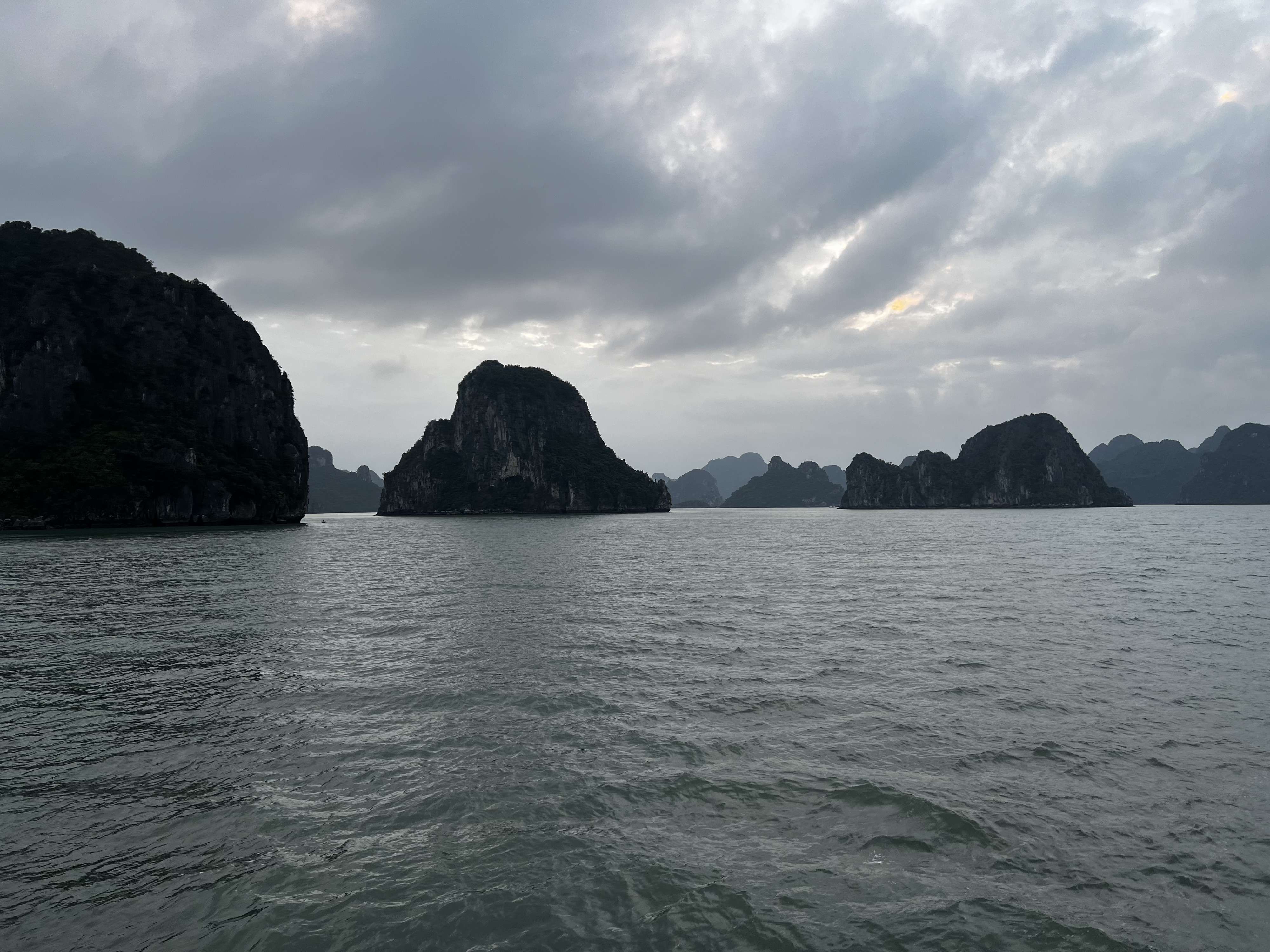 Picture Vietnam Ha Long Bay 2024-01 118 - Center Ha Long Bay