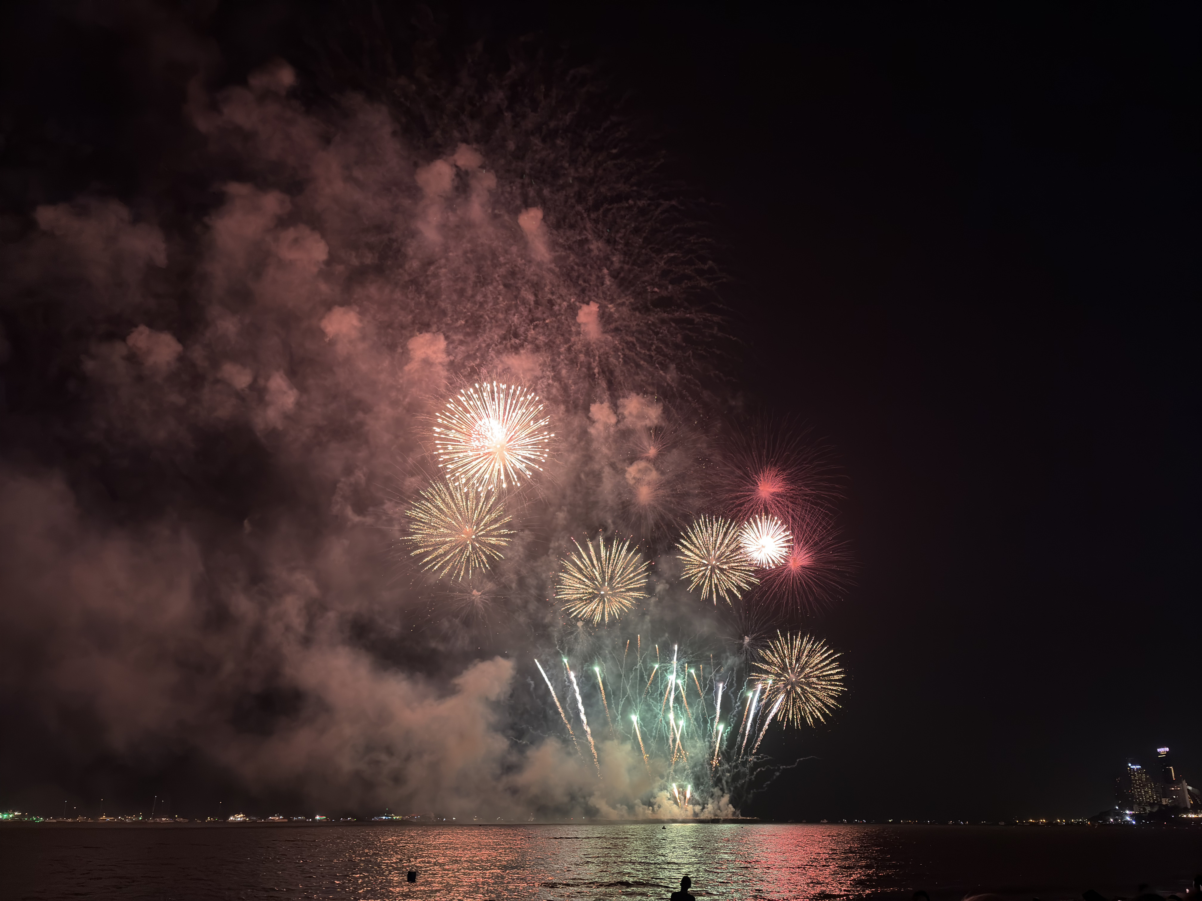 Picture Thailand Pattaya Fireworks 2024-12 62 - Recreation Fireworks