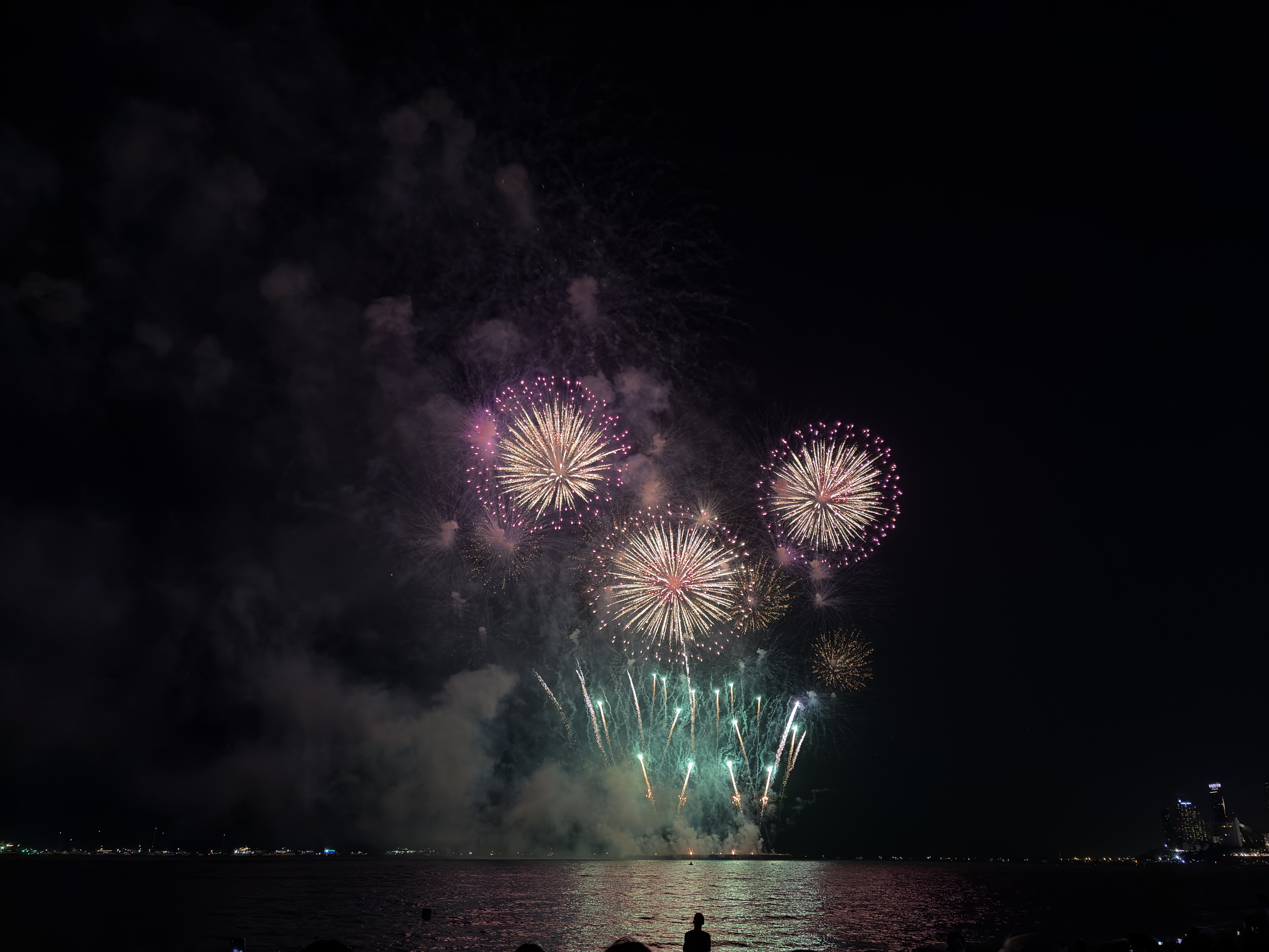 Picture Thailand Pattaya Fireworks 2024-12 93 - Discovery Fireworks