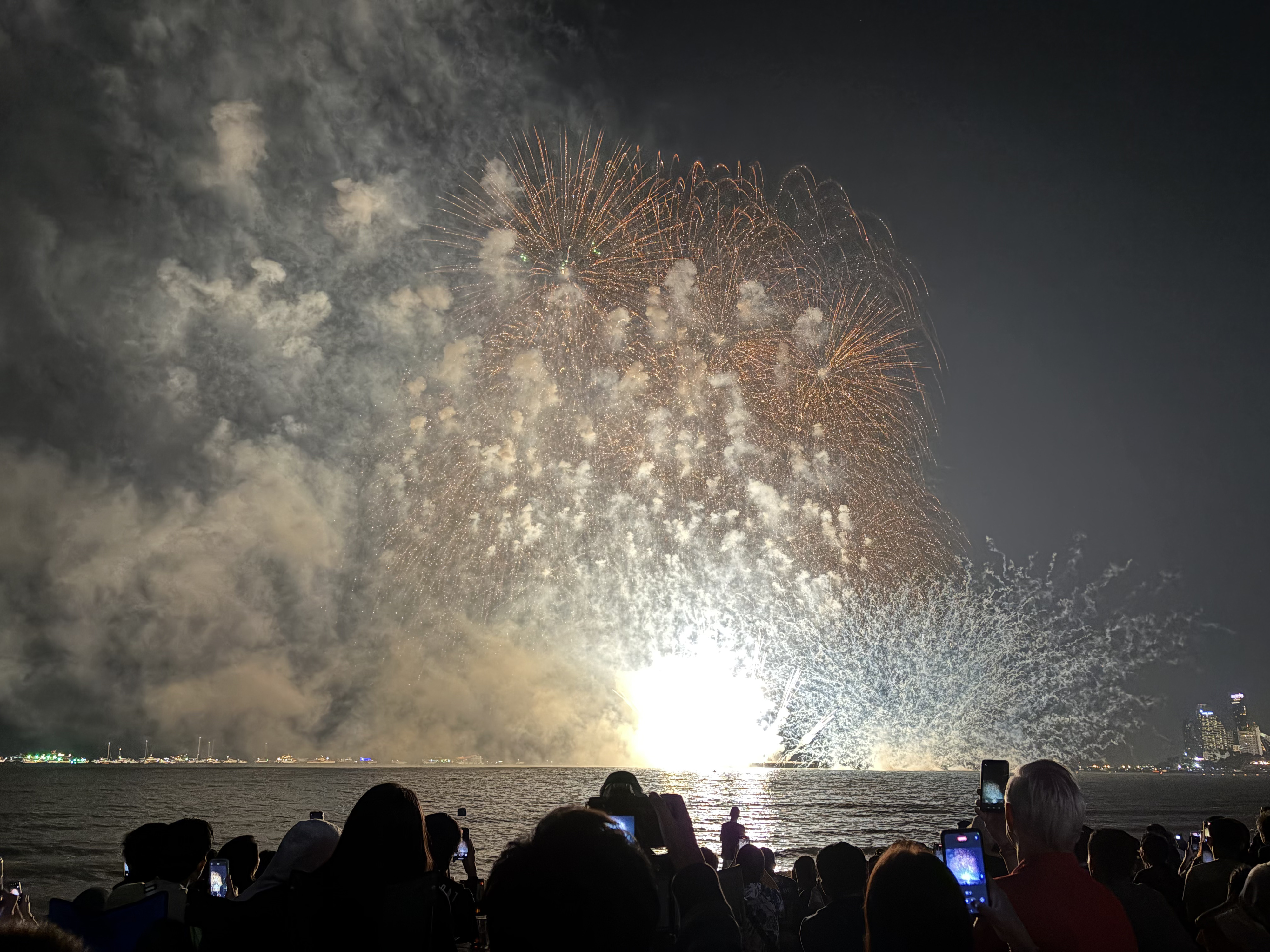 Picture Thailand Pattaya Fireworks 2024-12 83 - Tours Fireworks