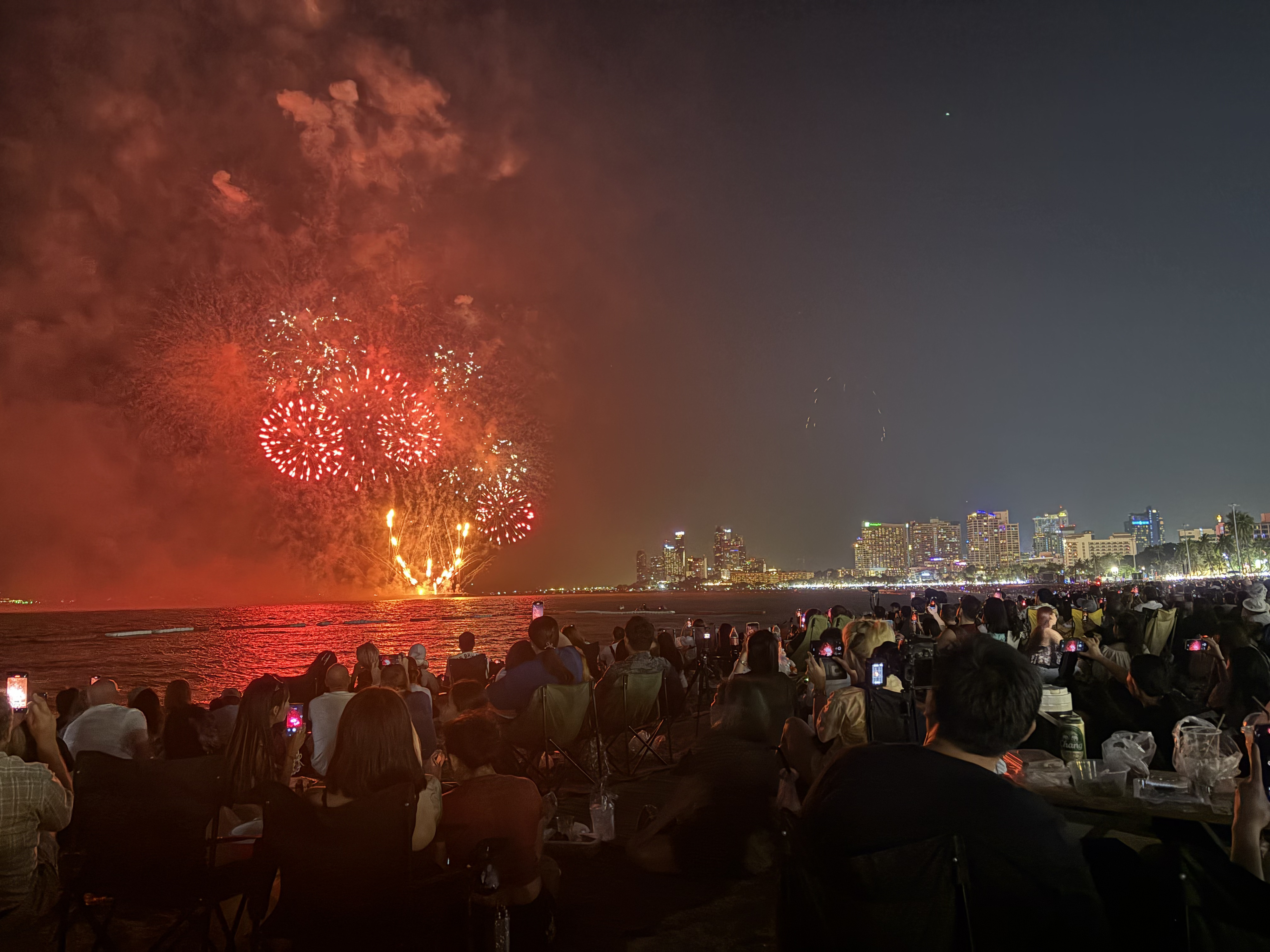 Picture Thailand Pattaya Fireworks 2024-12 57 - Center Fireworks
