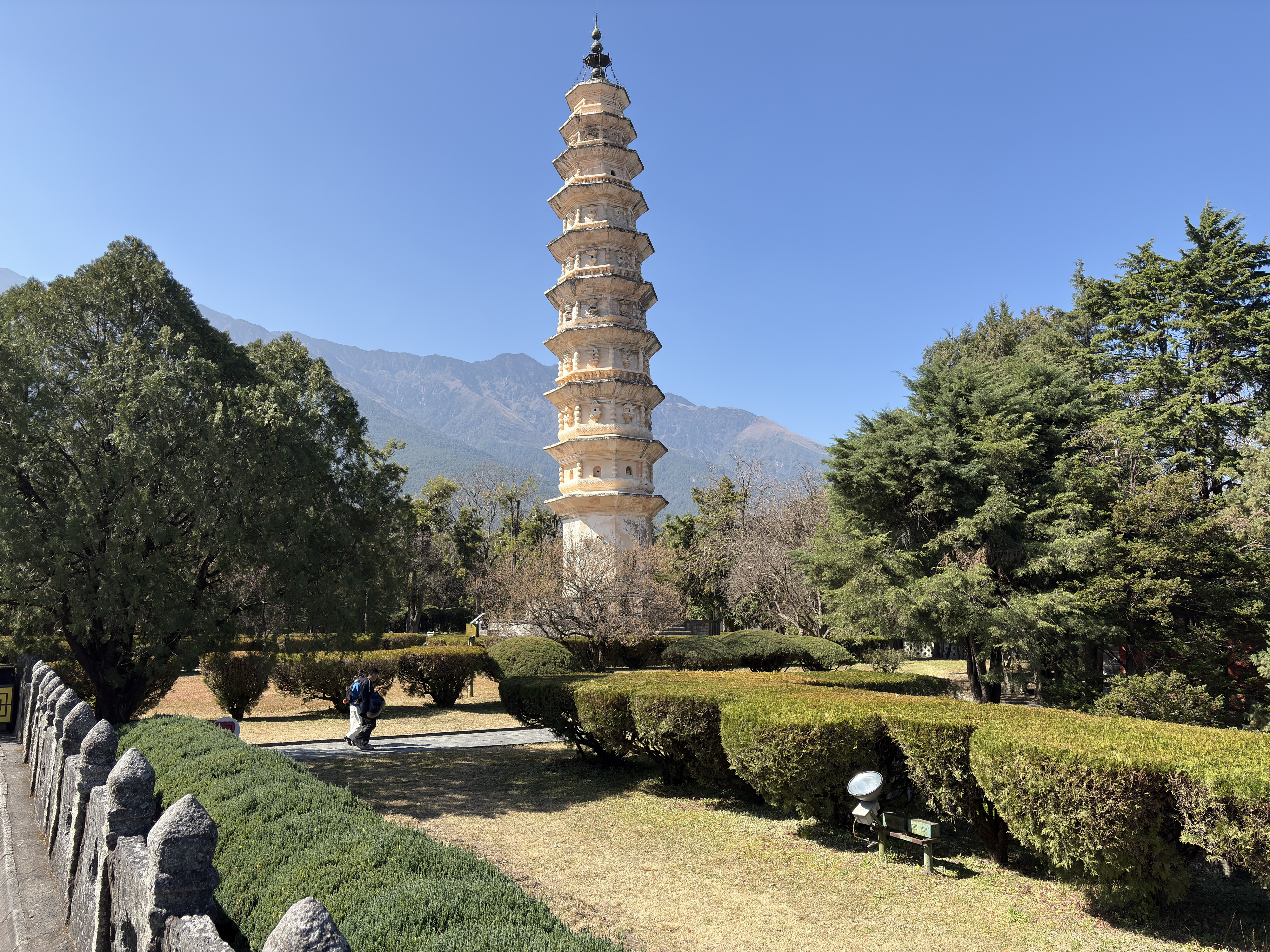 Picture China Dali Three pagodas 2026-01 27 - Tour Three pagodas