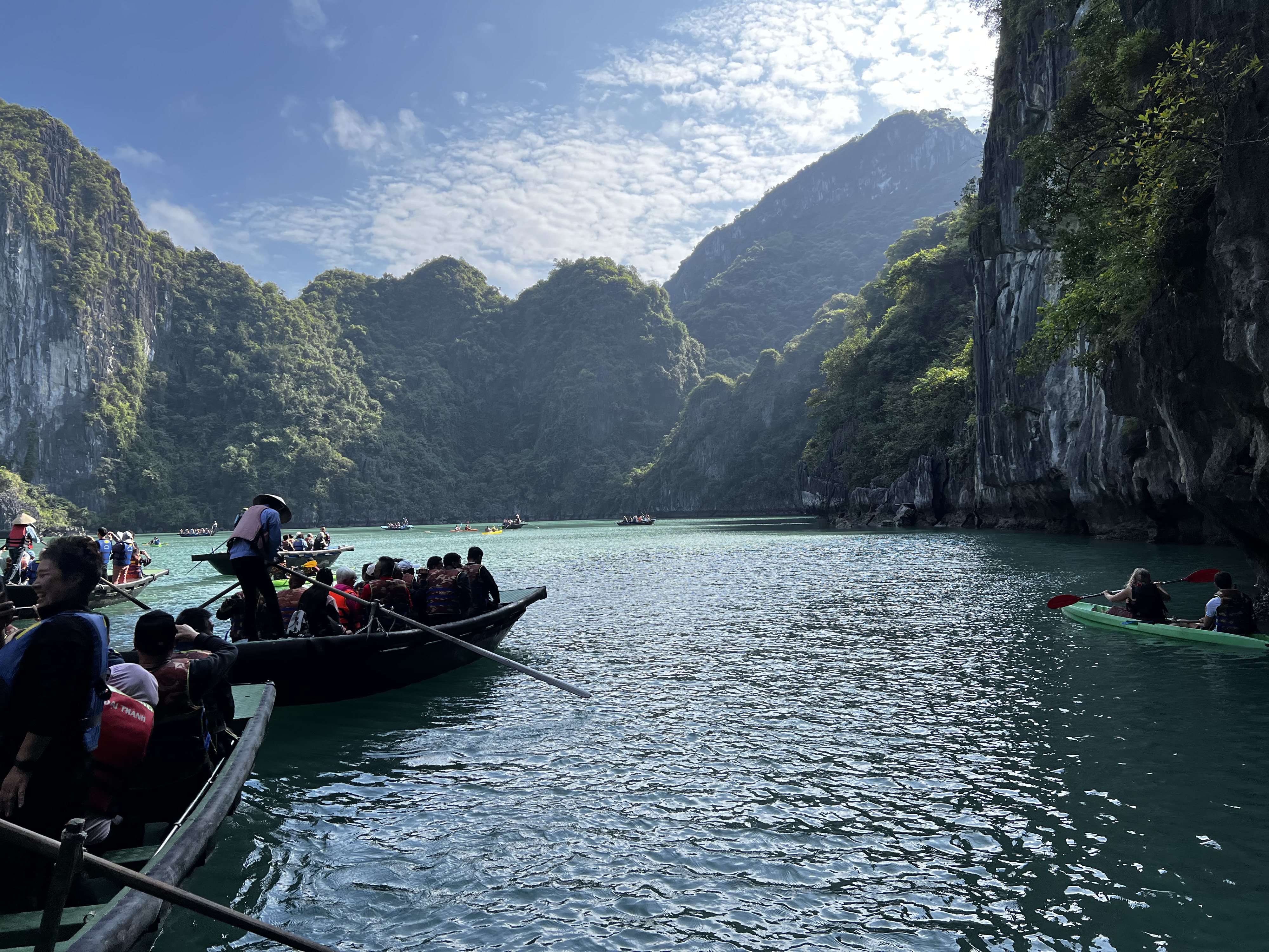 Picture Vietnam Ha Long Bay 2024-01 106 - Center Ha Long Bay