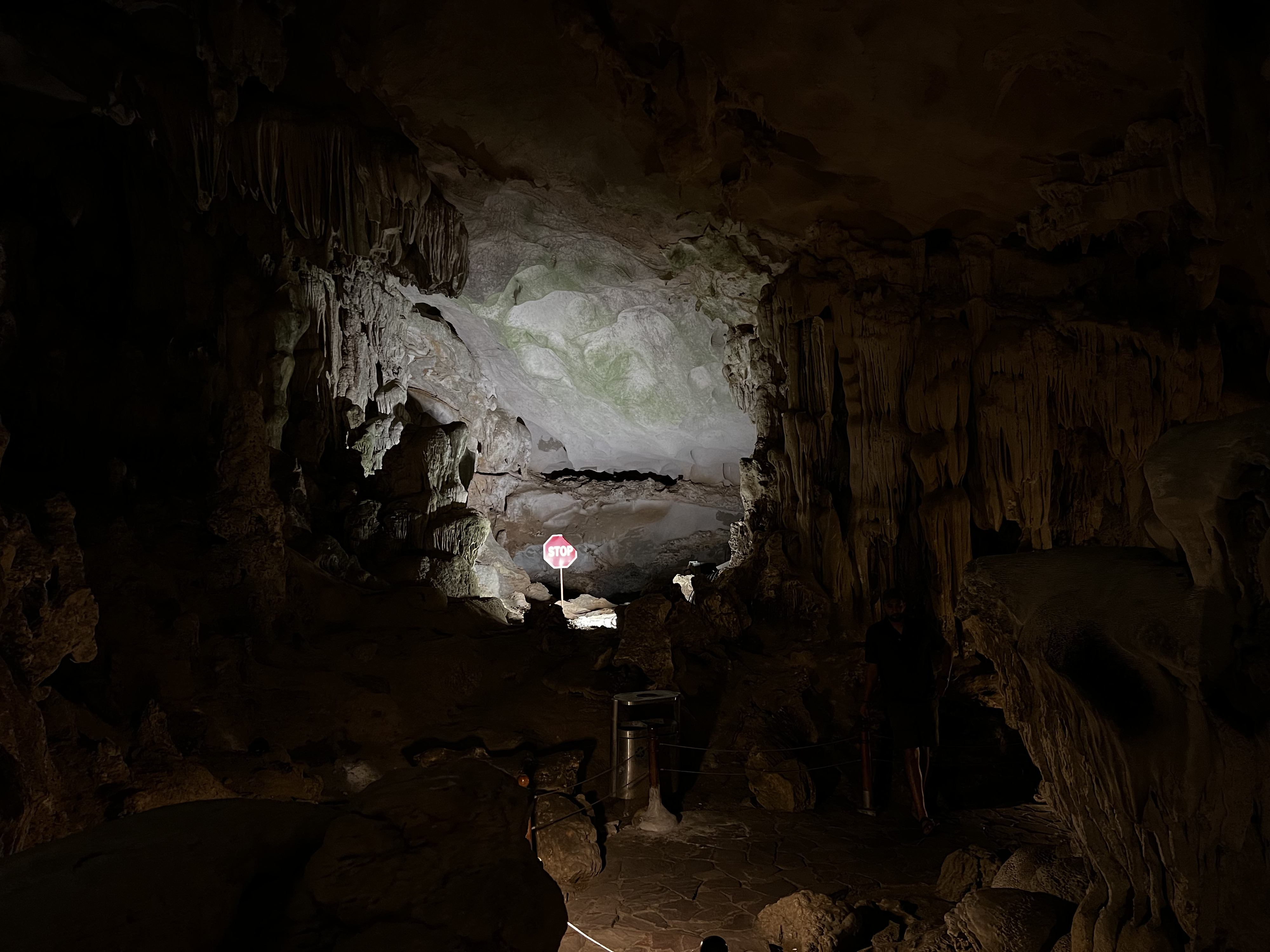 Picture Vietnam Ha Long Bay Sung Sot Cave 2024-01 73 - Journey Sung Sot Cave