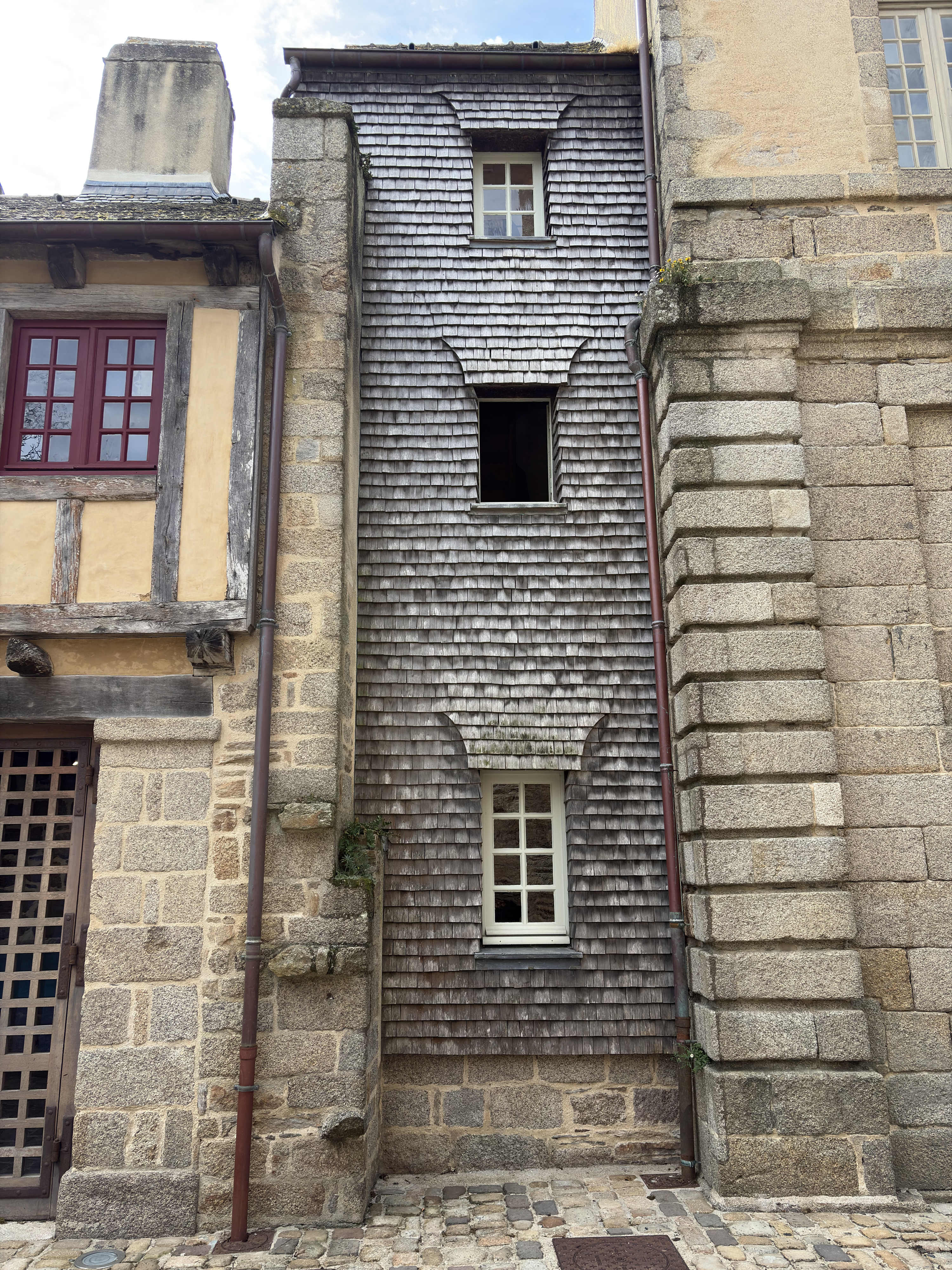 Picture France Concarneau Ville close 2026-04 35 - Tours Ville close