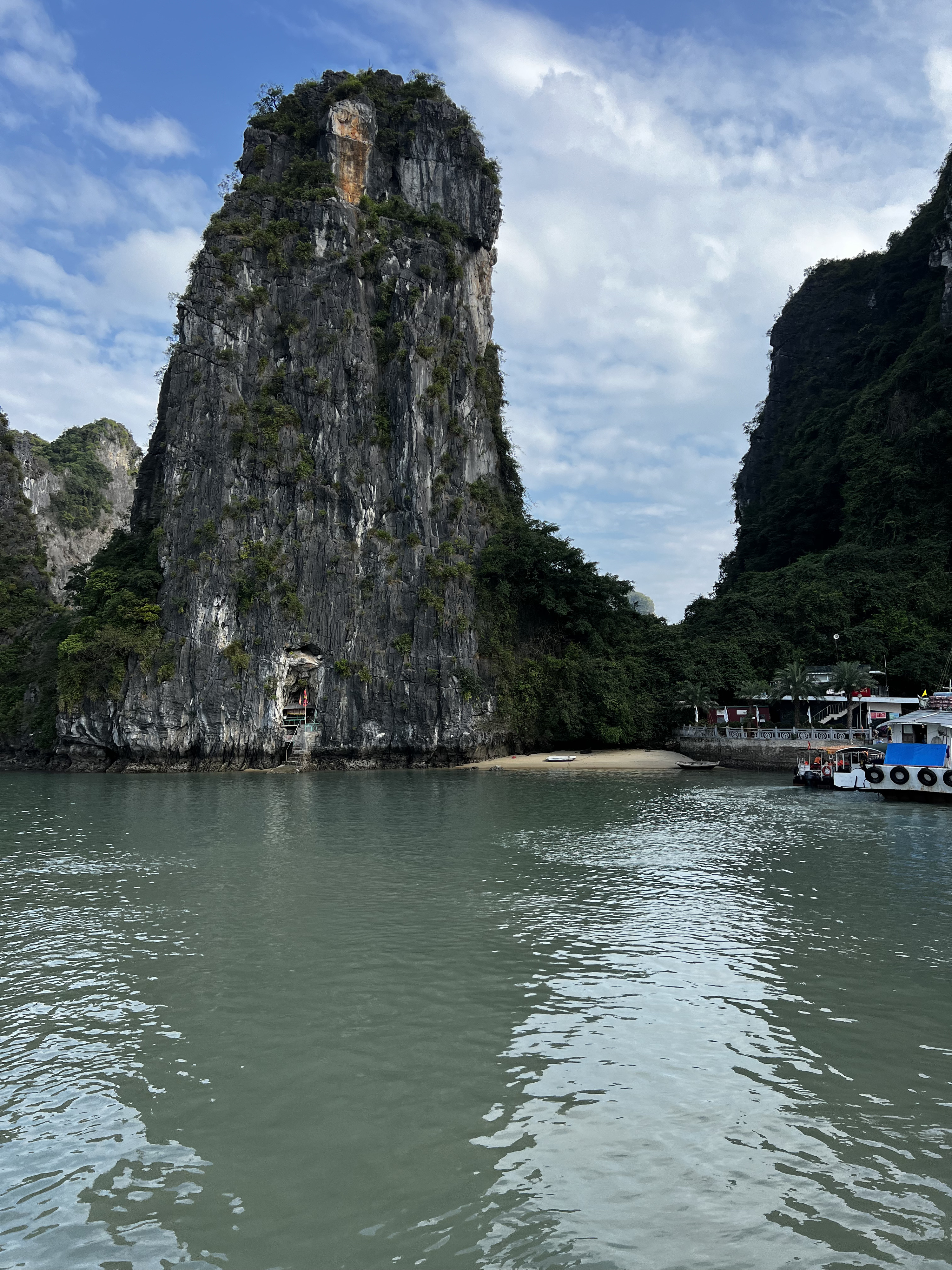 Picture Vietnam Ha Long Bay 2024-01 67 - Center Ha Long Bay
