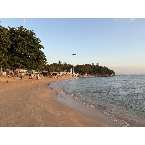 Picture Thailand Pattaya Dongtan beach 2025-12 7 - Tours Dongtan beach