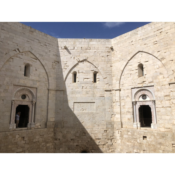 Picture Italy Castel del monte 2024-09 62 - Recreation Castel del monte