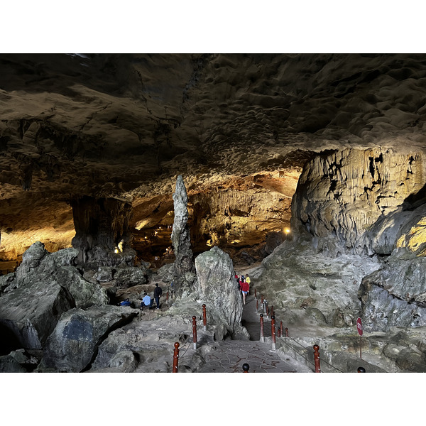 Picture Vietnam Ha Long Bay Sung Sot Cave 2024-01 20 - Discovery Sung Sot Cave