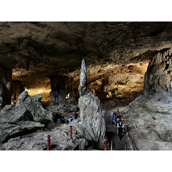 Picture Vietnam Ha Long Bay Sung Sot Cave 2024-01 25 - Recreation Sung Sot Cave