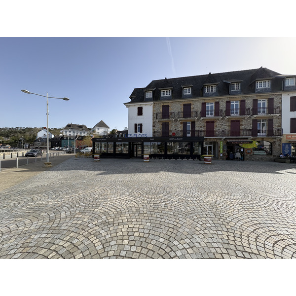Picture France Crozon 2026-04 101 - Journey Crozon