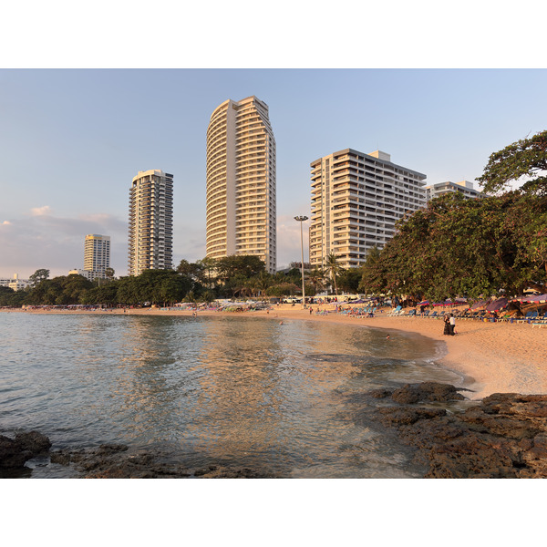 Picture Thailand Pattaya Dongtan beach 2025-12 3 - Tour Dongtan beach