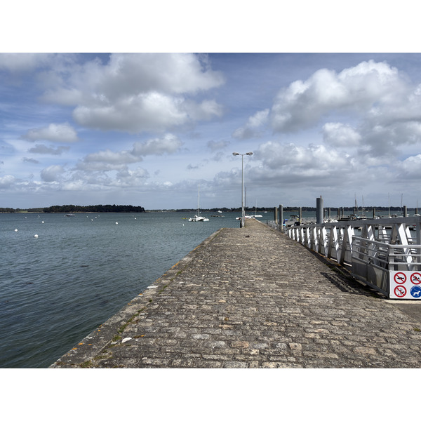 Picture France Locmariaquer 2026-04 0 - Recreation Locmariaquer