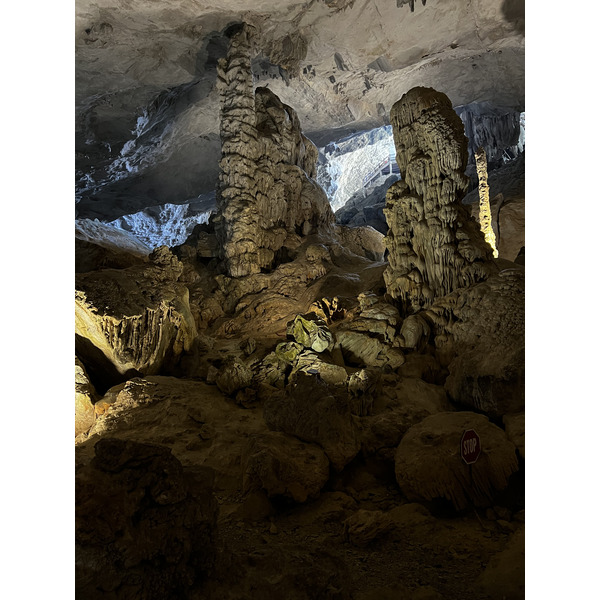 Picture Vietnam Ha Long Bay Sung Sot Cave 2024-01 56 - Center Sung Sot Cave