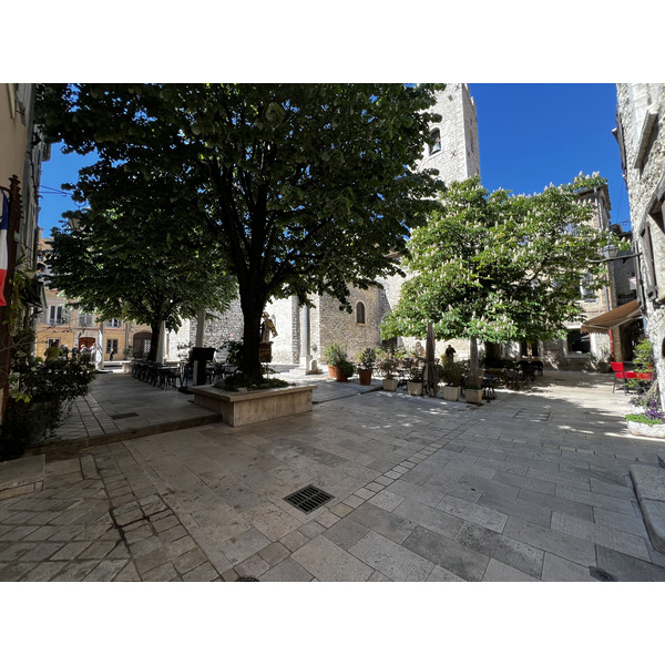 Picture France Vence 2024-04 64 - Center Vence