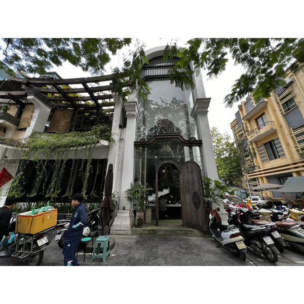 Picture Vietnam Hanoi Sadhu Vegetarian Restaurant 2024-01 36 - Around Sadhu Vegetarian Restaurant