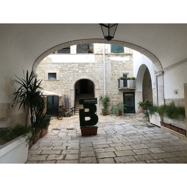 Picture Italy Trani 2024-09 101 - Recreation Trani