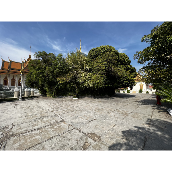 Picture Cambodia Phnom Penh Royal Palace 2024-01 3 - Tours Royal Palace