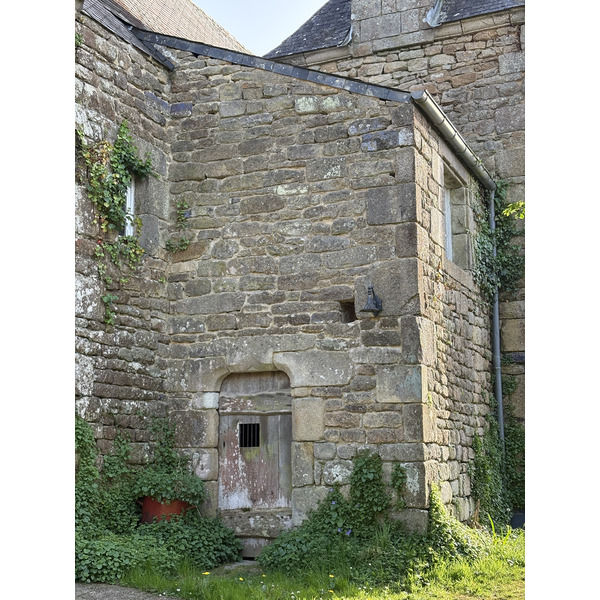Picture France Locronan 2026-04 107 - Tour Locronan