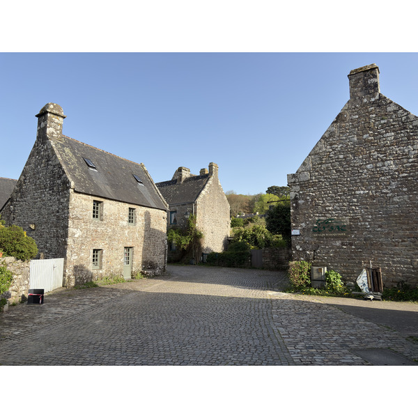 Picture France Locronan 2026-04 2 - Journey Locronan