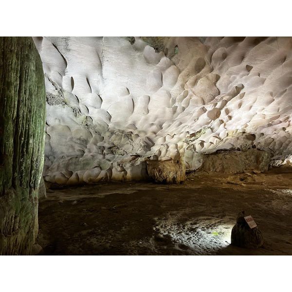 Picture Vietnam Ha Long Bay Sung Sot Cave 2024-01 11 - Center Sung Sot Cave