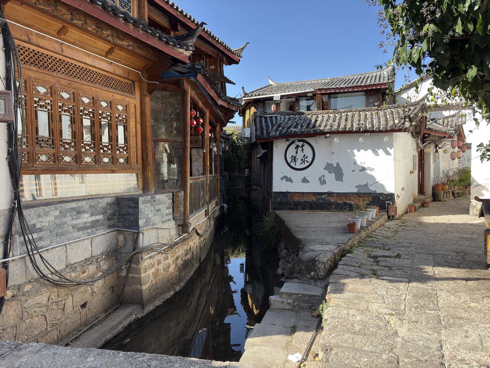 Picture China Lijiang 2026-01 542 - Shopping Mall Lijiang
