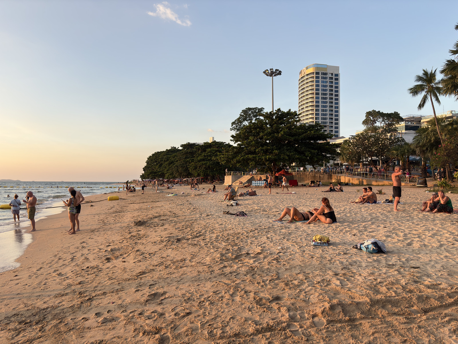 Picture Thailand Pattaya Dongtan beach 2025-12 1 - Road Map Dongtan beach