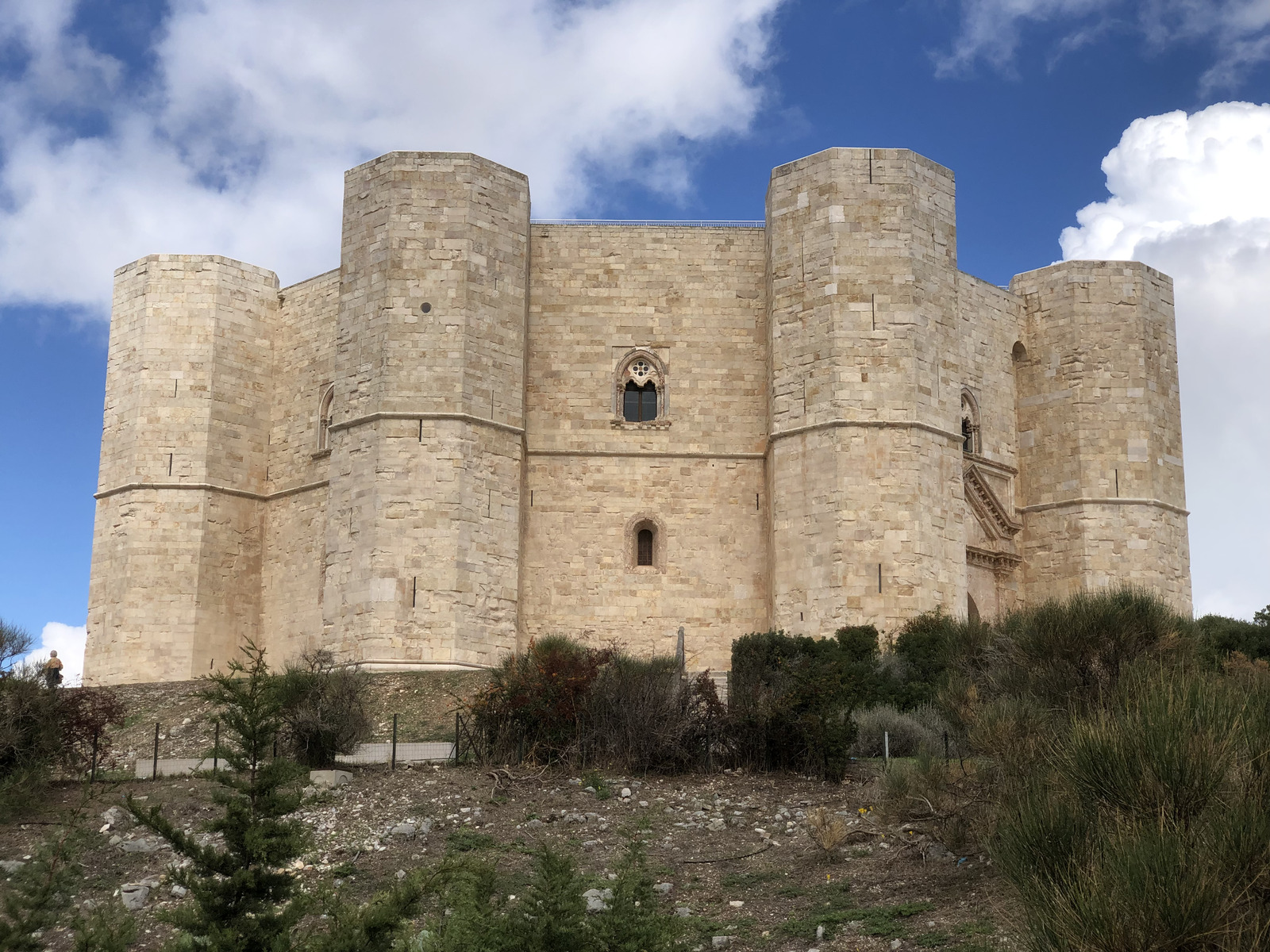 Picture Italy Castel del monte 2024-09 54 - Store Castel del monte