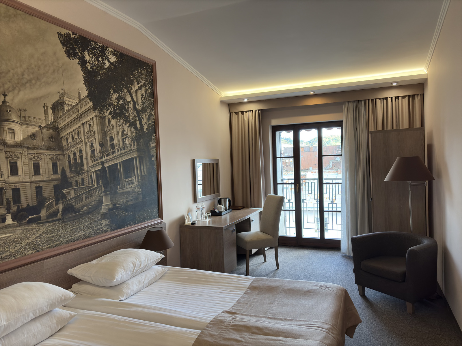 Picture Ukraine Lviv Ruis Hotel 2024-10 5 - Photographers Ruis Hotel