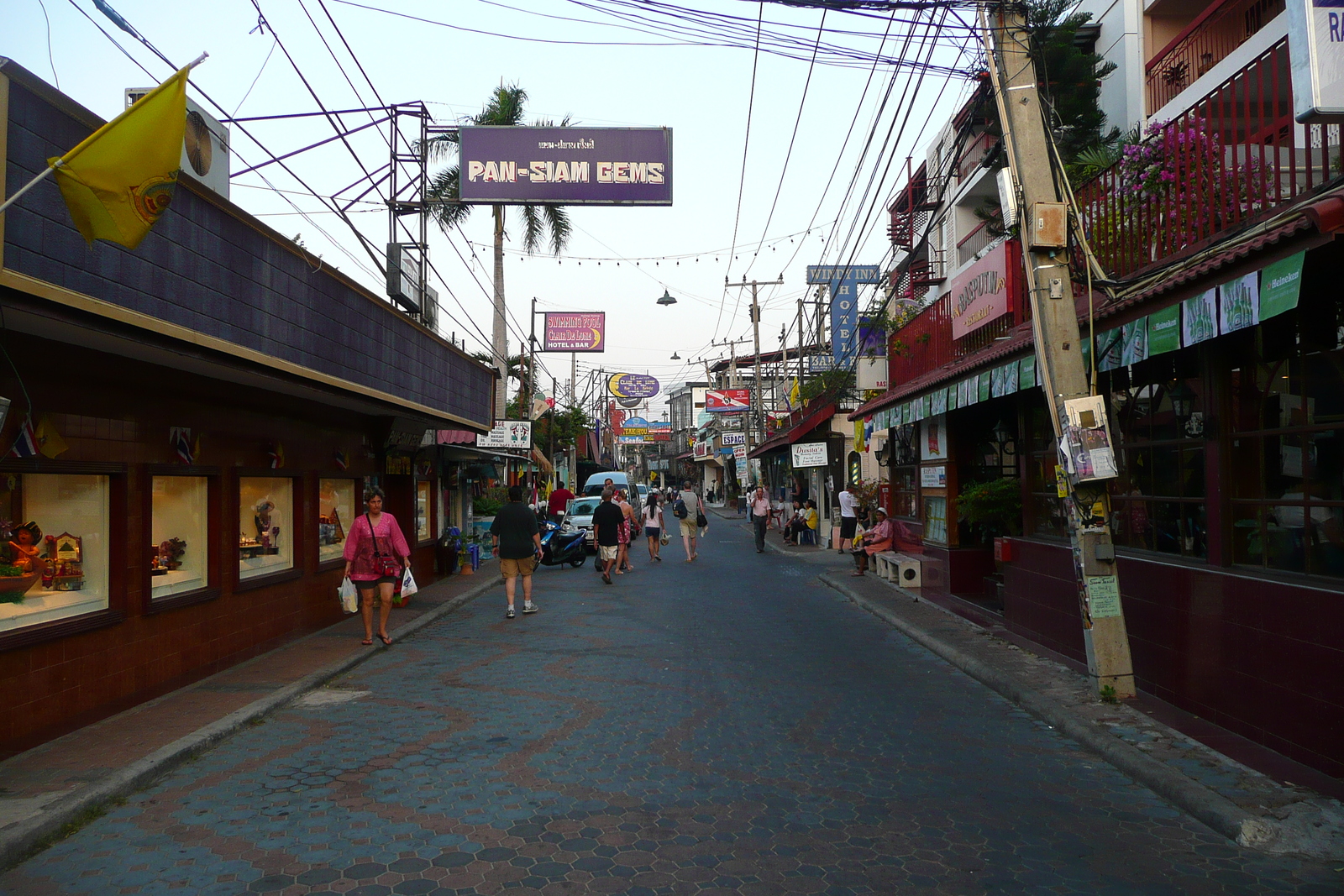 Picture Thailand Pattaya Walking Street 2008-01 51 - Car Rental Walking Street