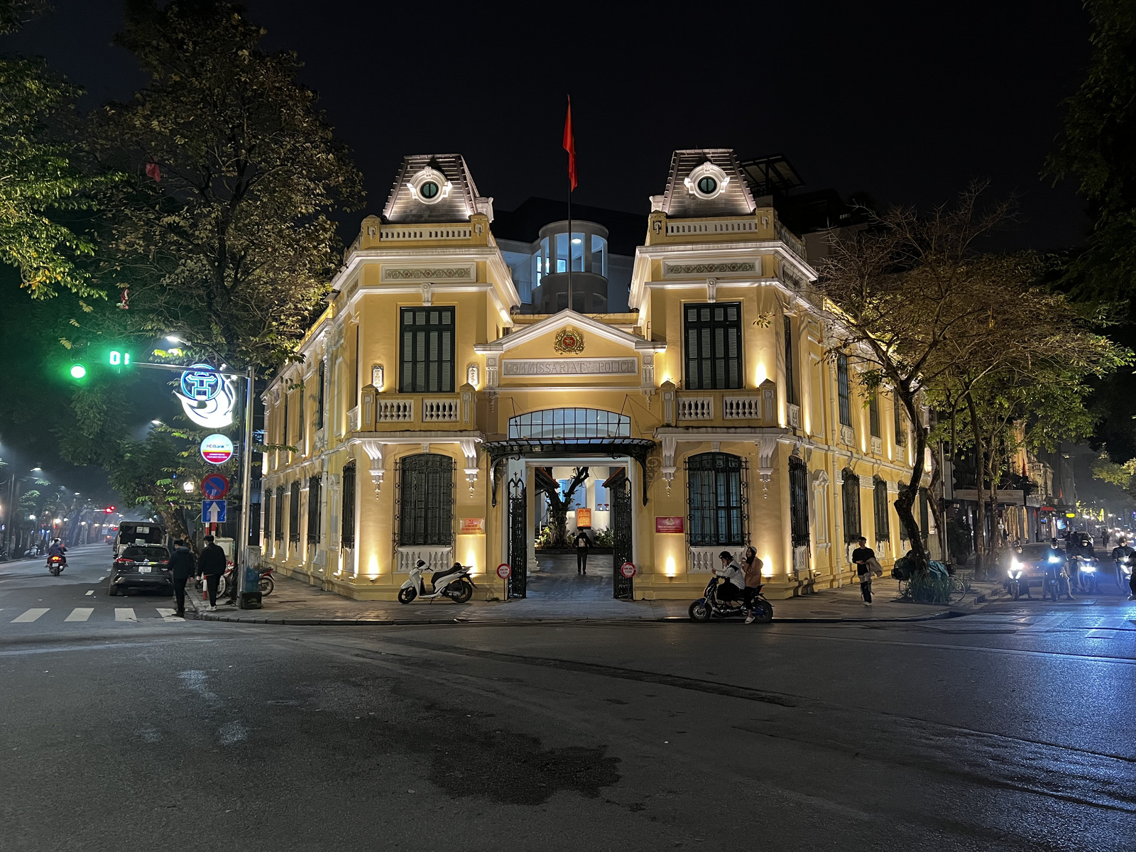Picture Vietnam Hanoi Hoan Kiem Lake 2024-01 26 - Car Rental Hoan Kiem Lake