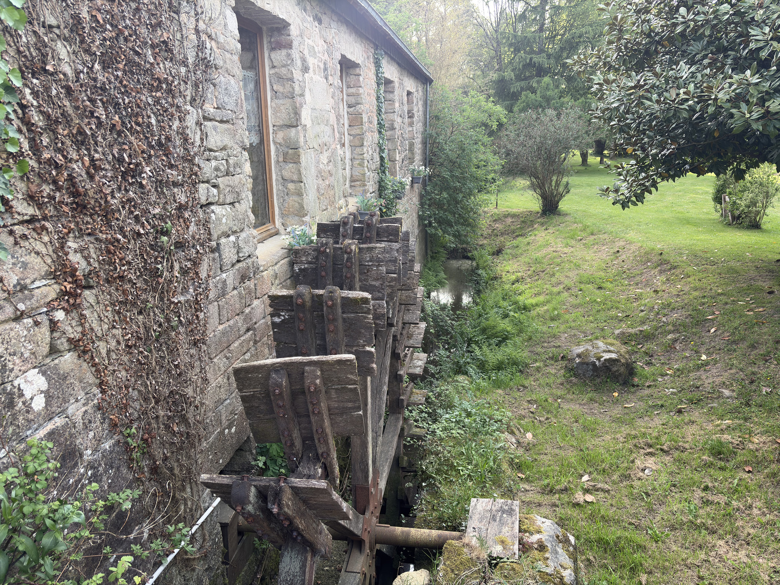 Picture France Local Mendon 2026-04 7 - Pictures Local Mendon