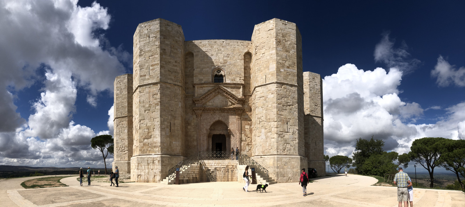 Picture Italy Castel del monte 2024-09 73 - Car Castel del monte