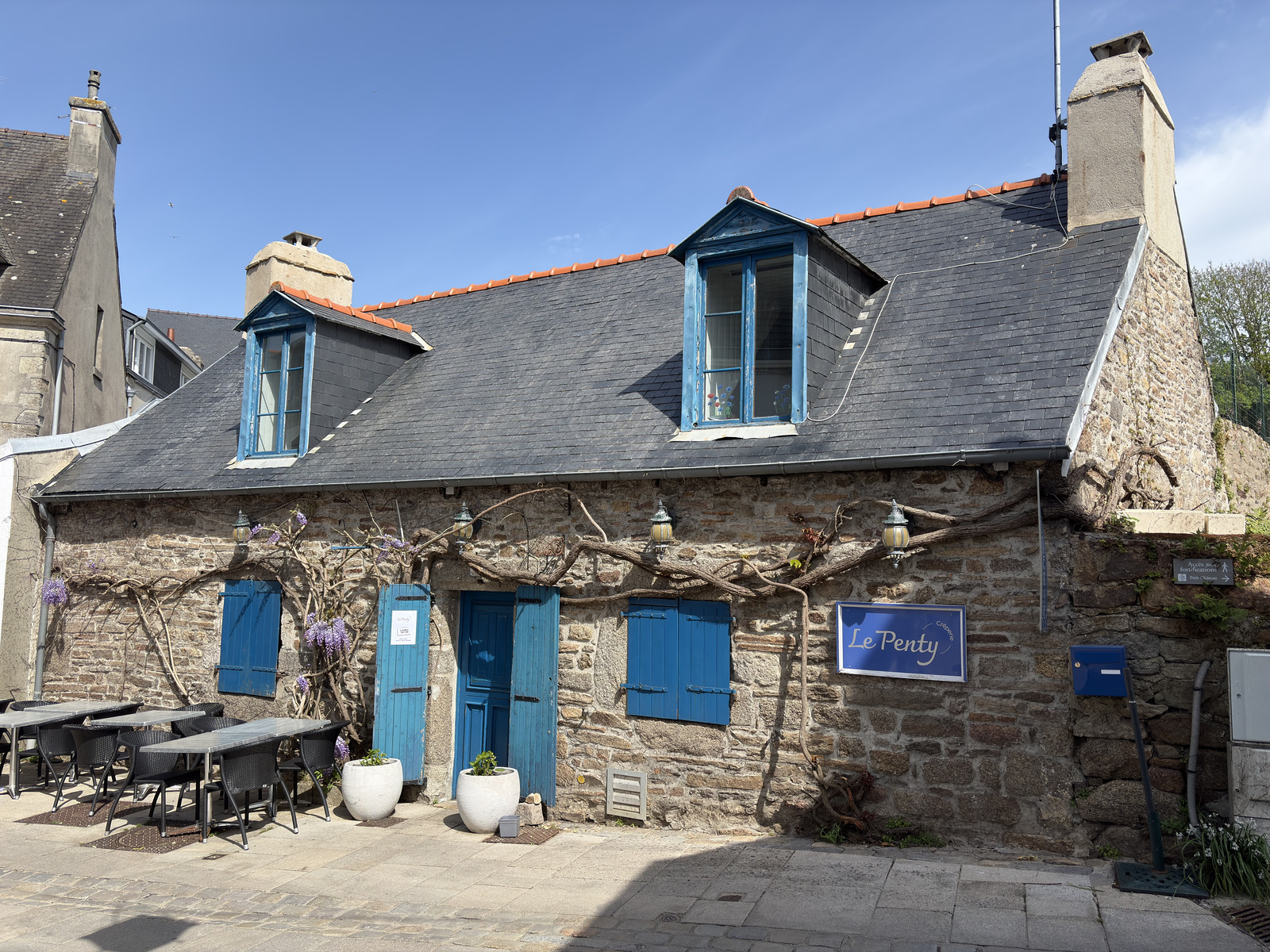 Picture France Concarneau Ville close 2026-04 67 - Store Ville close