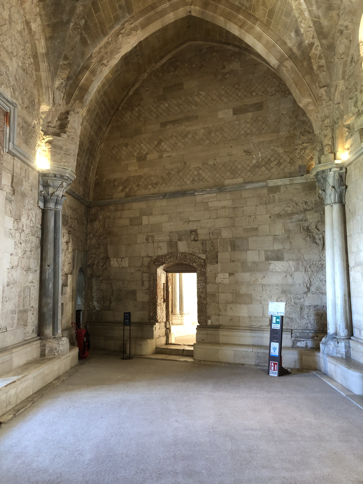 Picture Italy Castel del monte 2024-09 89 - Visit Castel del monte