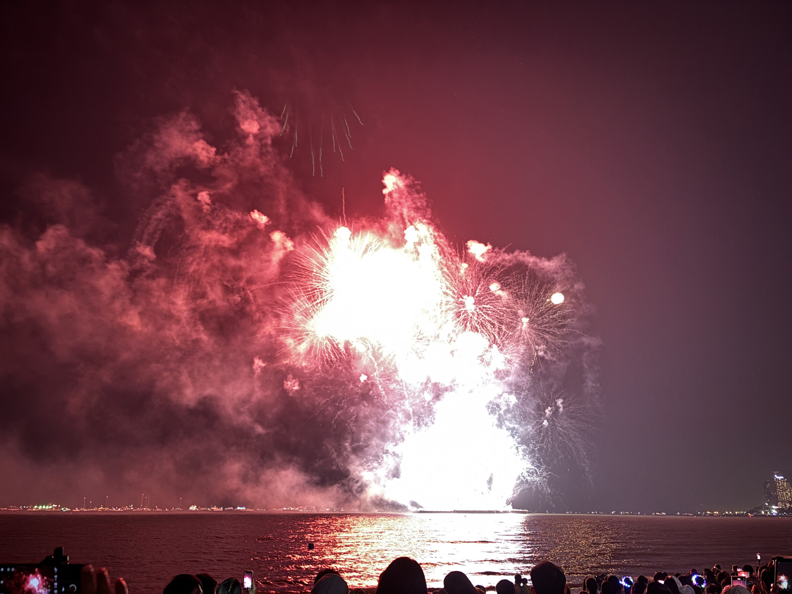 Picture Thailand Pattaya Fireworks 2024-12 52 - Trips Fireworks